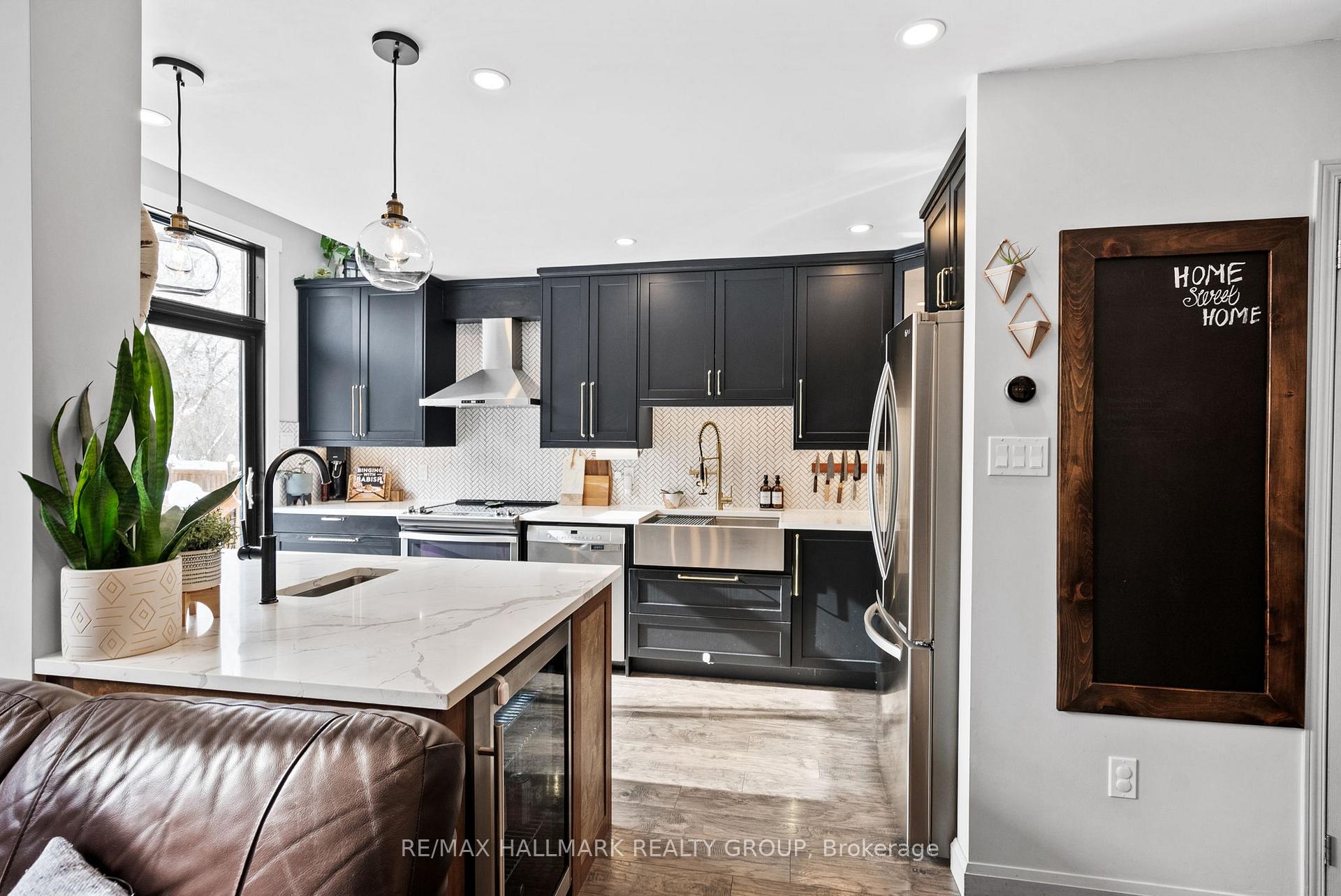 Photo 15 of 44 Kimbolton Crescent, Ottawa, Kanata - Morgan's Grant/South March — HOMEH