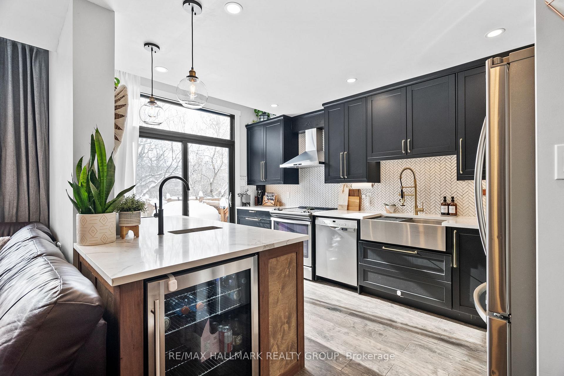 Photo 16 of 44 Kimbolton Crescent, Ottawa, Kanata - Morgan's Grant/South March — HOMEH