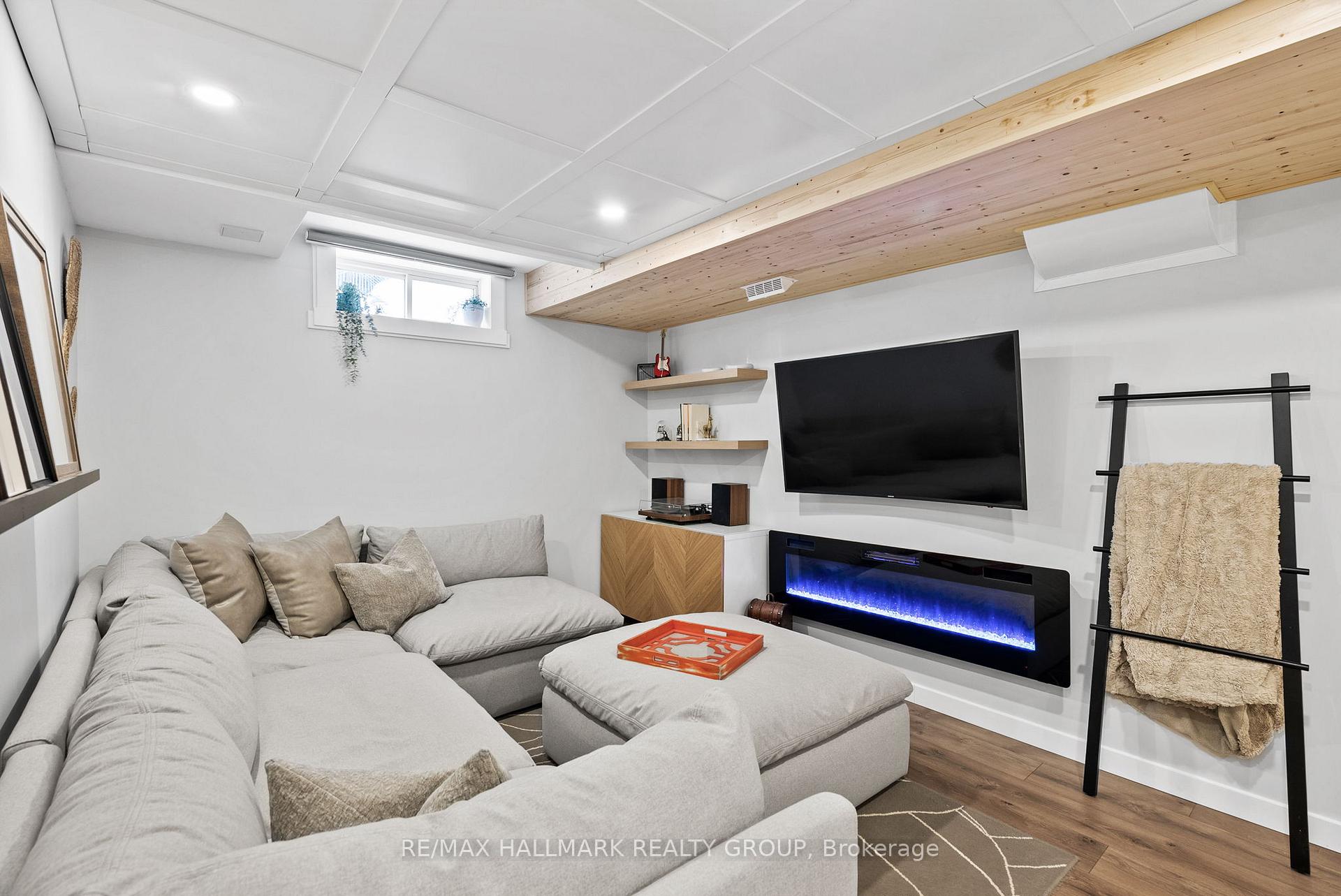 Photo 34 of 44 Kimbolton Crescent, Ottawa, Kanata - Morgan's Grant/South March — HOMEH