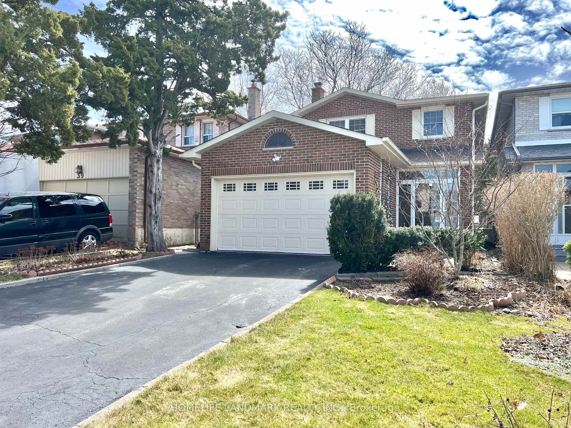Photo 2 of 37 Stargell Crescent, Markham, Raymerville — HOMEH