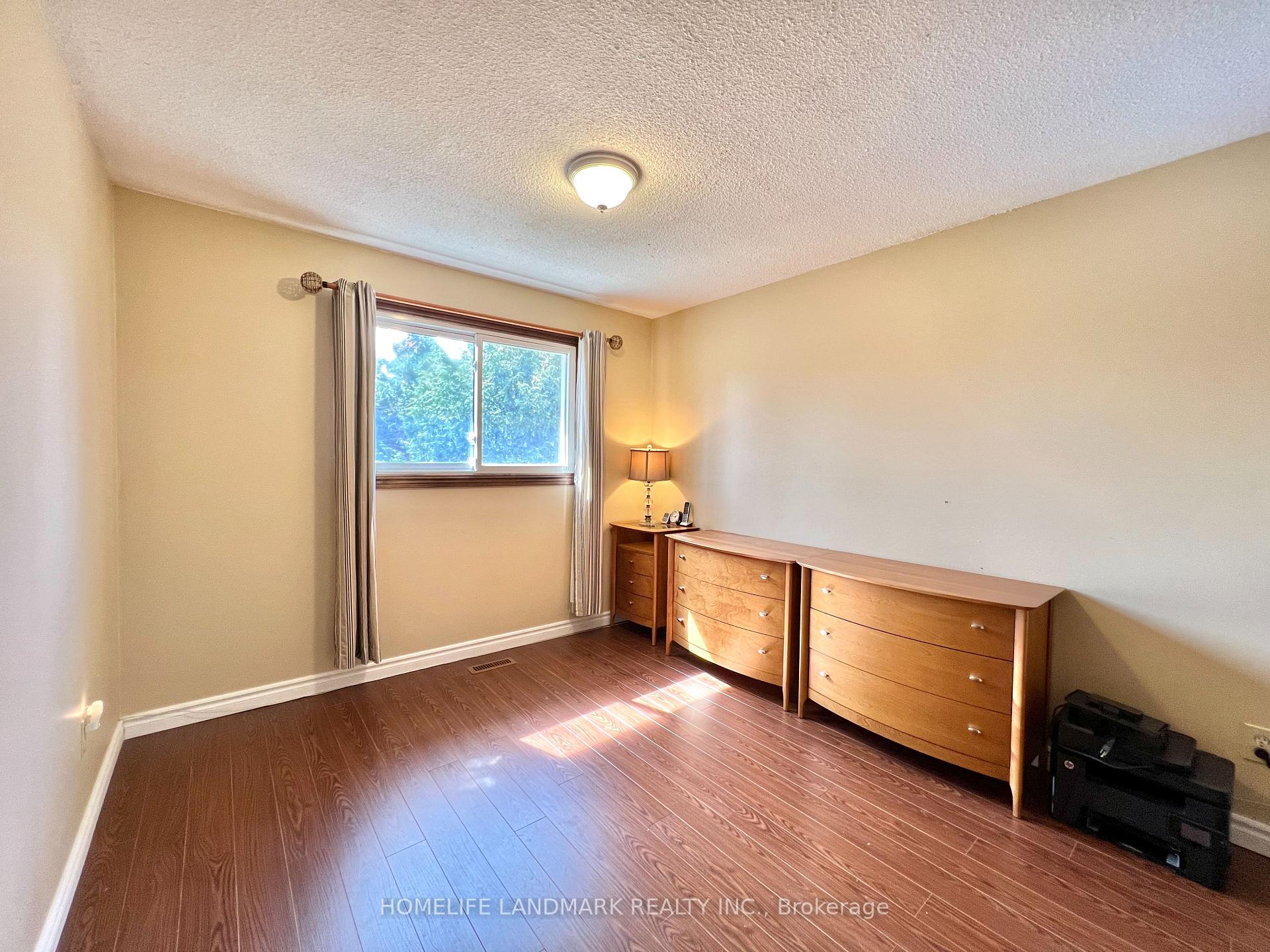 Photo 22 of 37 Stargell Crescent, Markham, Raymerville — HOMEH