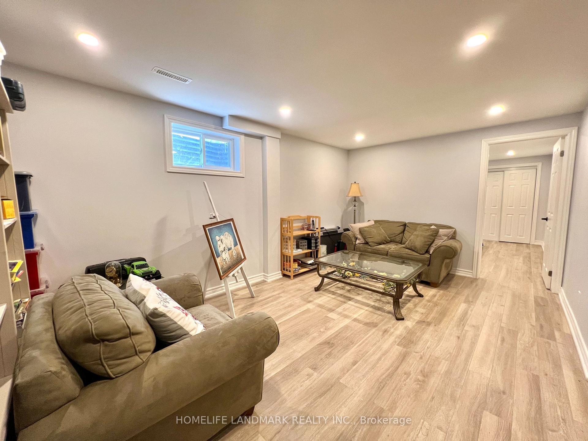 Photo 23 of 37 Stargell Crescent, Markham, Raymerville — HOMEH