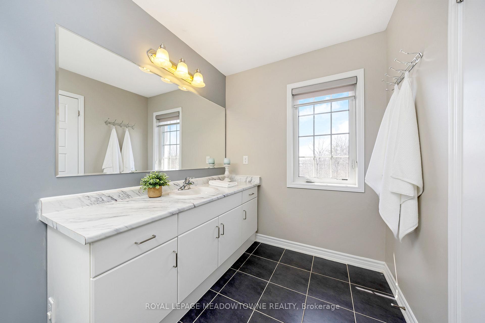 Photo 31 of 307 Yates Drive, Milton, Coates — HOMEH