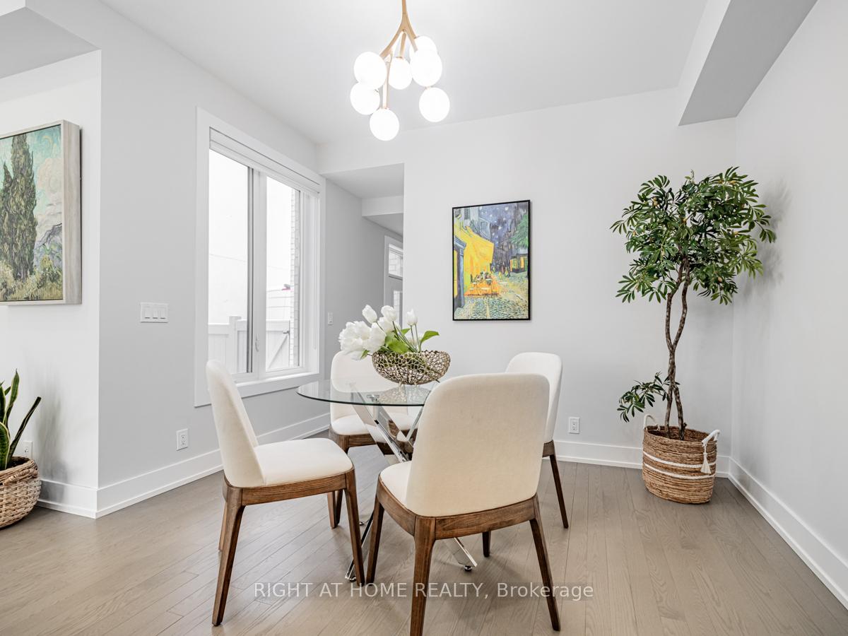 Photo 7 of 12 York Downs Boulevard, Markham, Angus Glen — HOMEH