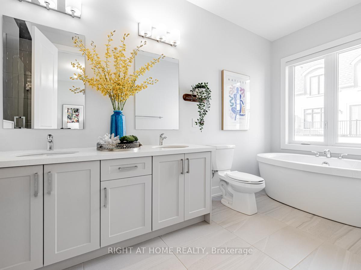 Photo 11 of 12 York Downs Boulevard, Markham, Angus Glen — HOMEH