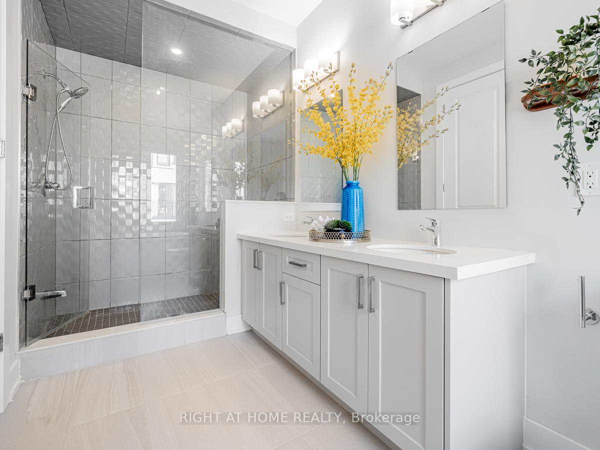 Photo 12 of 12 York Downs Boulevard, Markham, Angus Glen — HOMEH