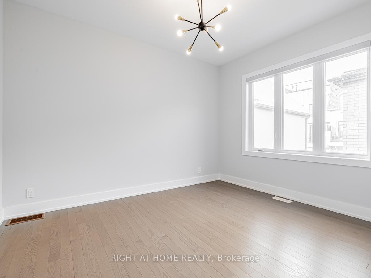 Photo 15 of 12 York Downs Boulevard, Markham, Angus Glen — HOMEH