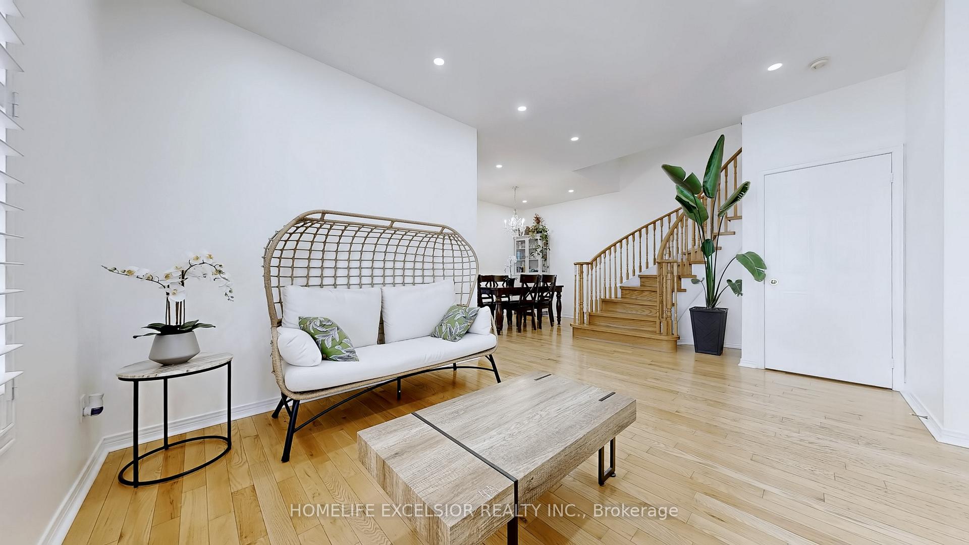 Photo 5 of 36 Cashmere Crescent, Markham, Milliken Mills East — HOMEH