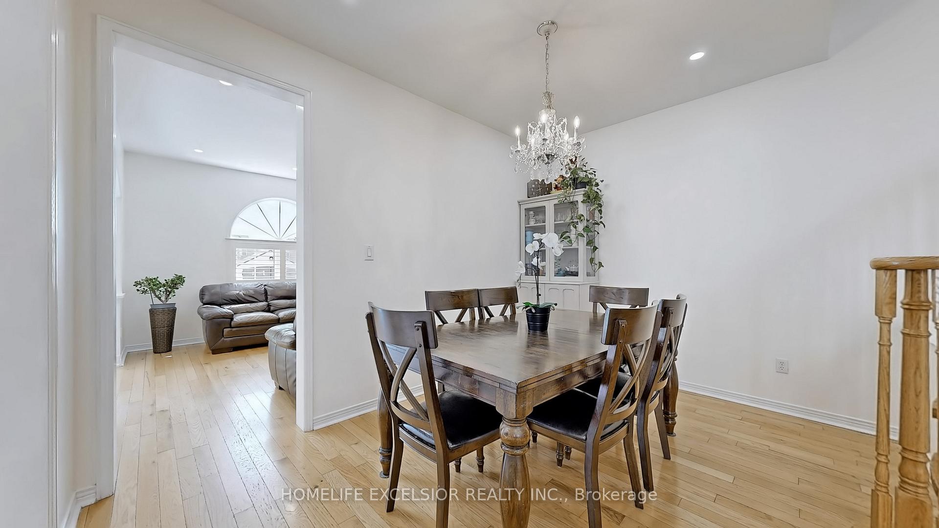 Photo 7 of 36 Cashmere Crescent, Markham, Milliken Mills East — HOMEH