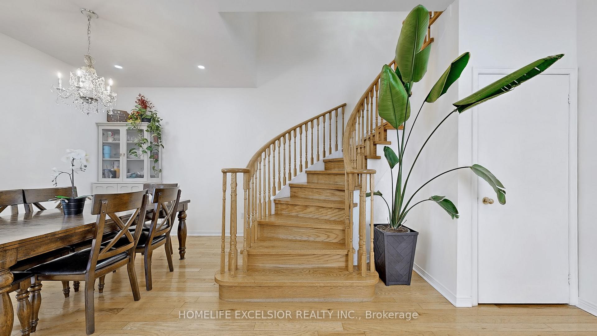 Photo 8 of 36 Cashmere Crescent, Markham, Milliken Mills East — HOMEH