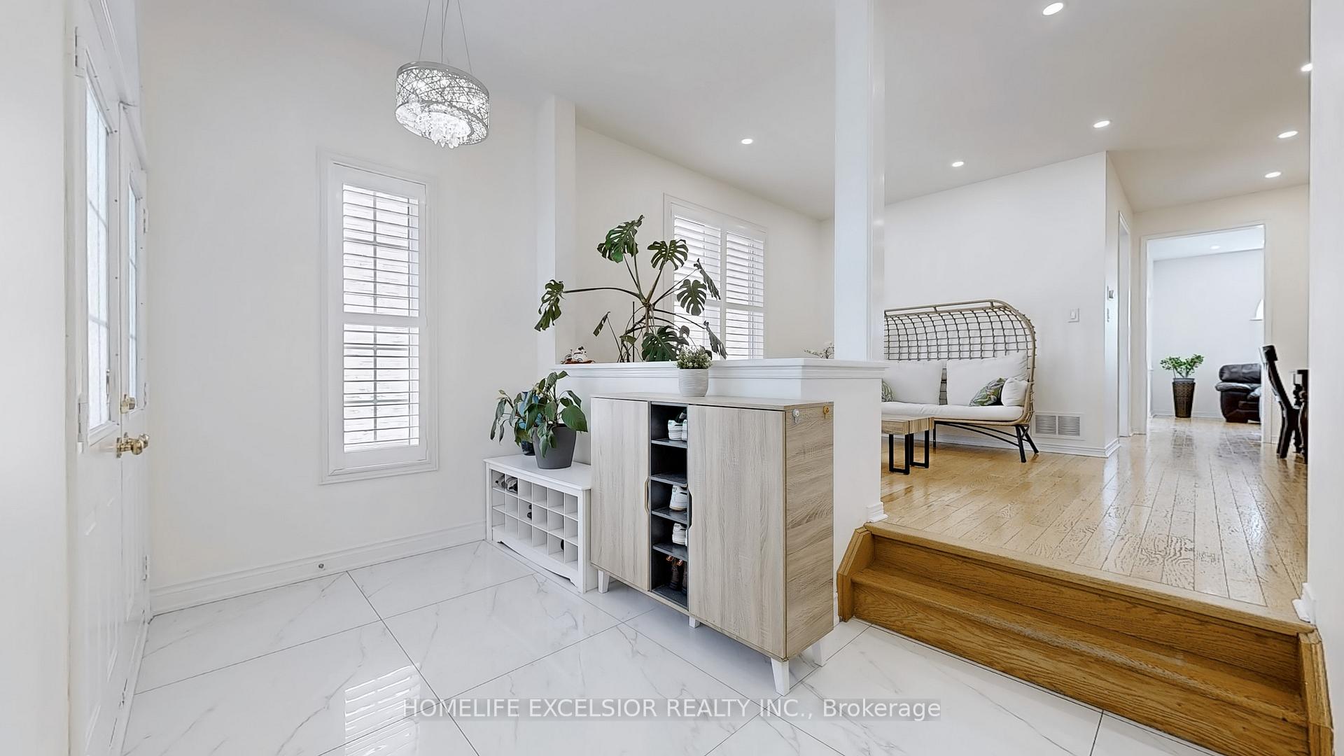 Photo 9 of 36 Cashmere Crescent, Markham, Milliken Mills East — HOMEH