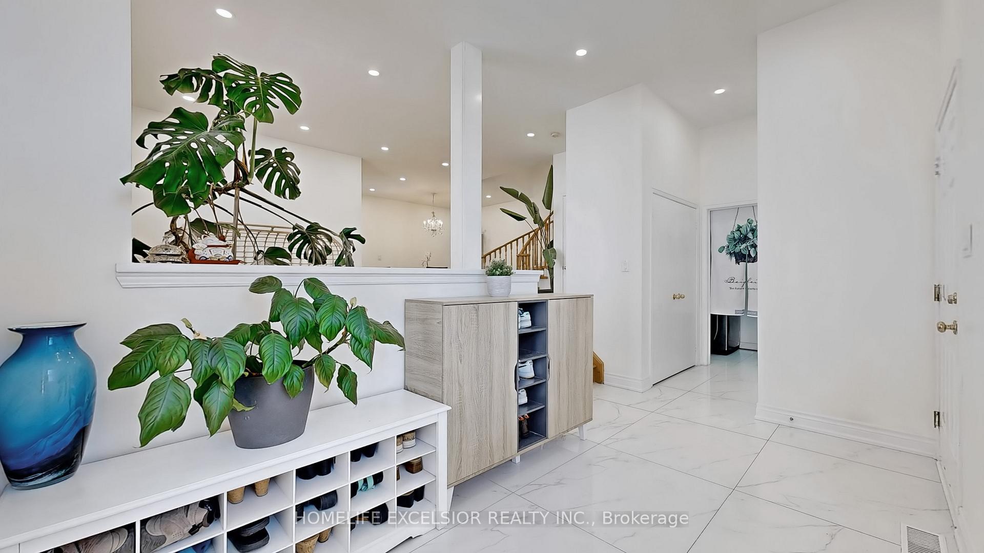 Photo 10 of 36 Cashmere Crescent, Markham, Milliken Mills East — HOMEH