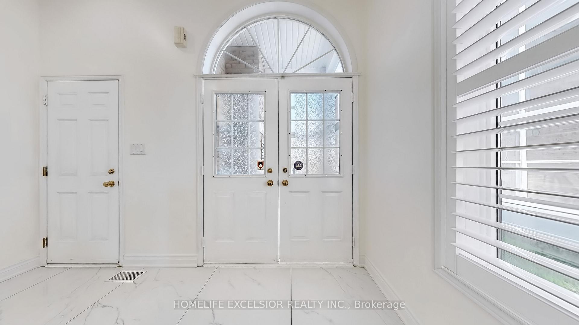 Photo 11 of 36 Cashmere Crescent, Markham, Milliken Mills East — HOMEH