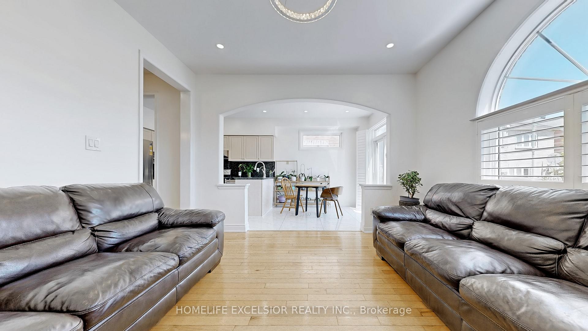 Photo 13 of 36 Cashmere Crescent, Markham, Milliken Mills East — HOMEH