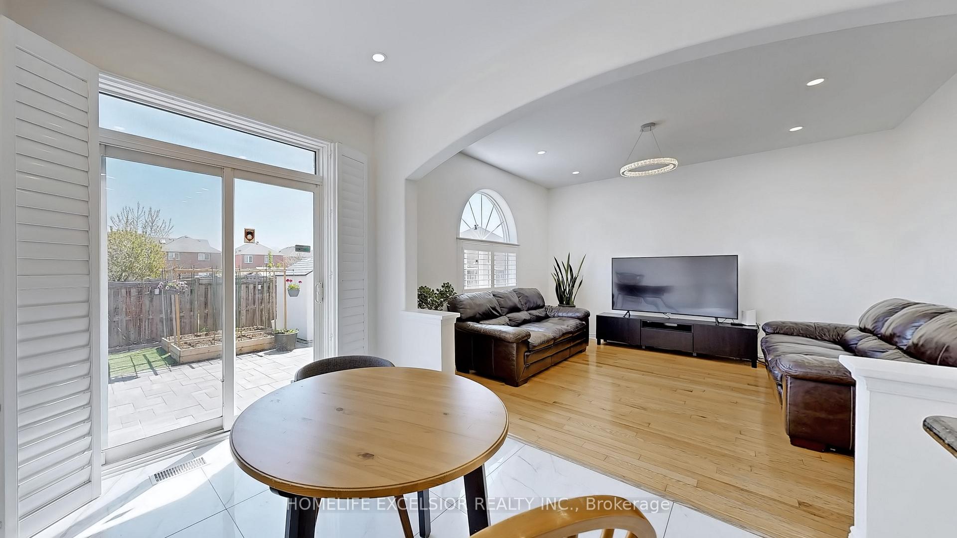 Photo 16 of 36 Cashmere Crescent, Markham, Milliken Mills East — HOMEH