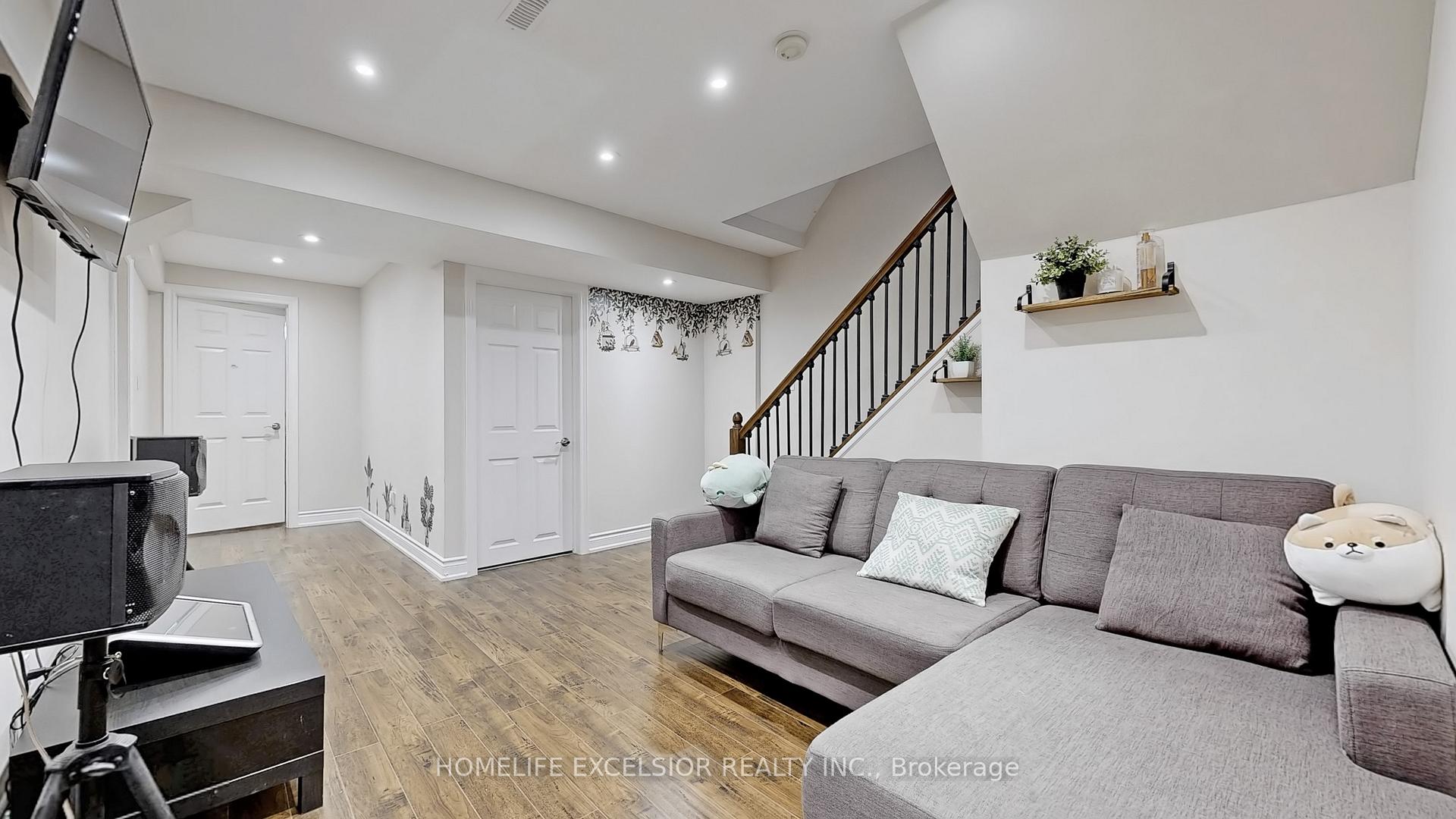 Photo 38 of 36 Cashmere Crescent, Markham, Milliken Mills East — HOMEH