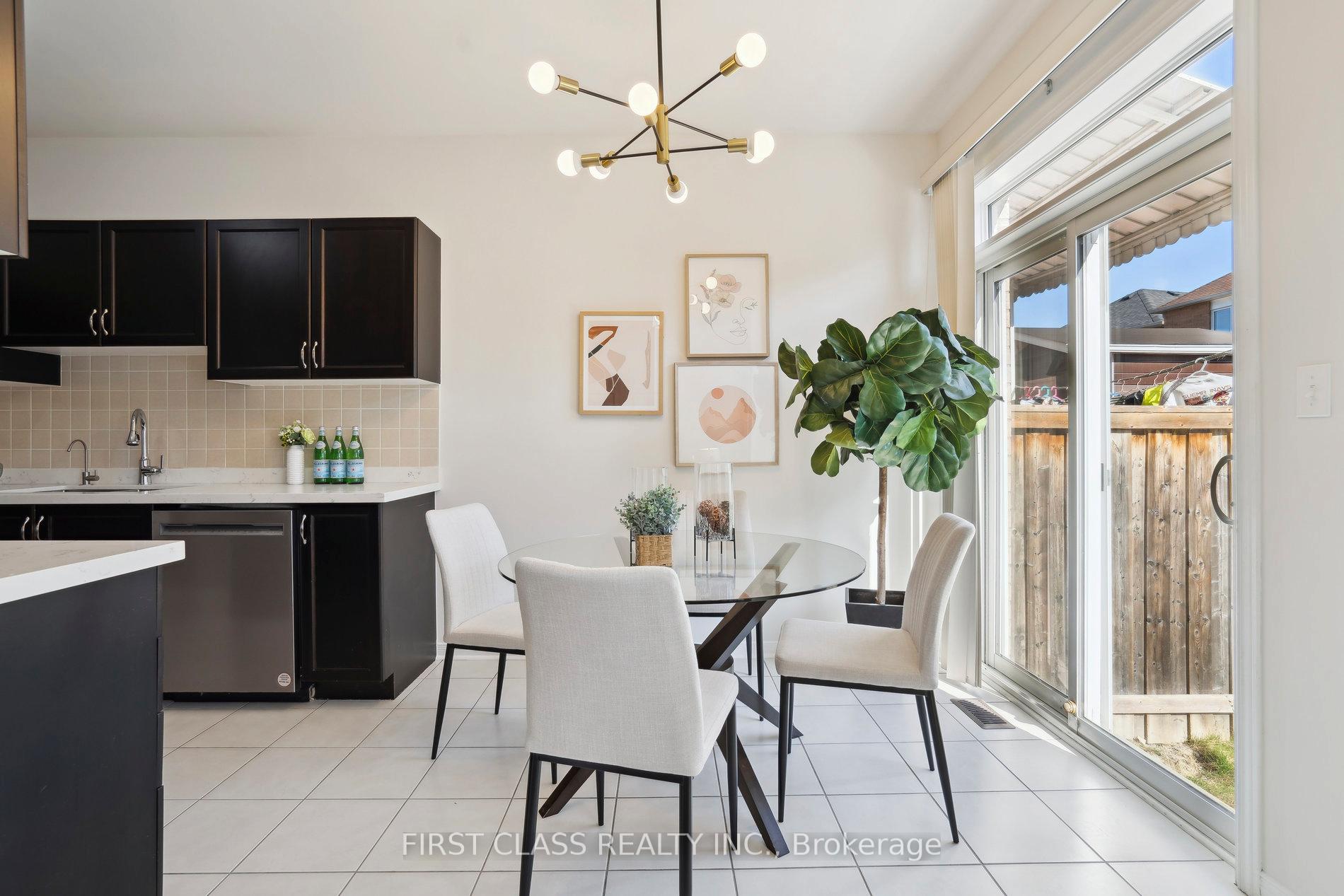 Photo 15 of 19 Jackson Eli Way, Markham, Cedarwood — HOMEH
