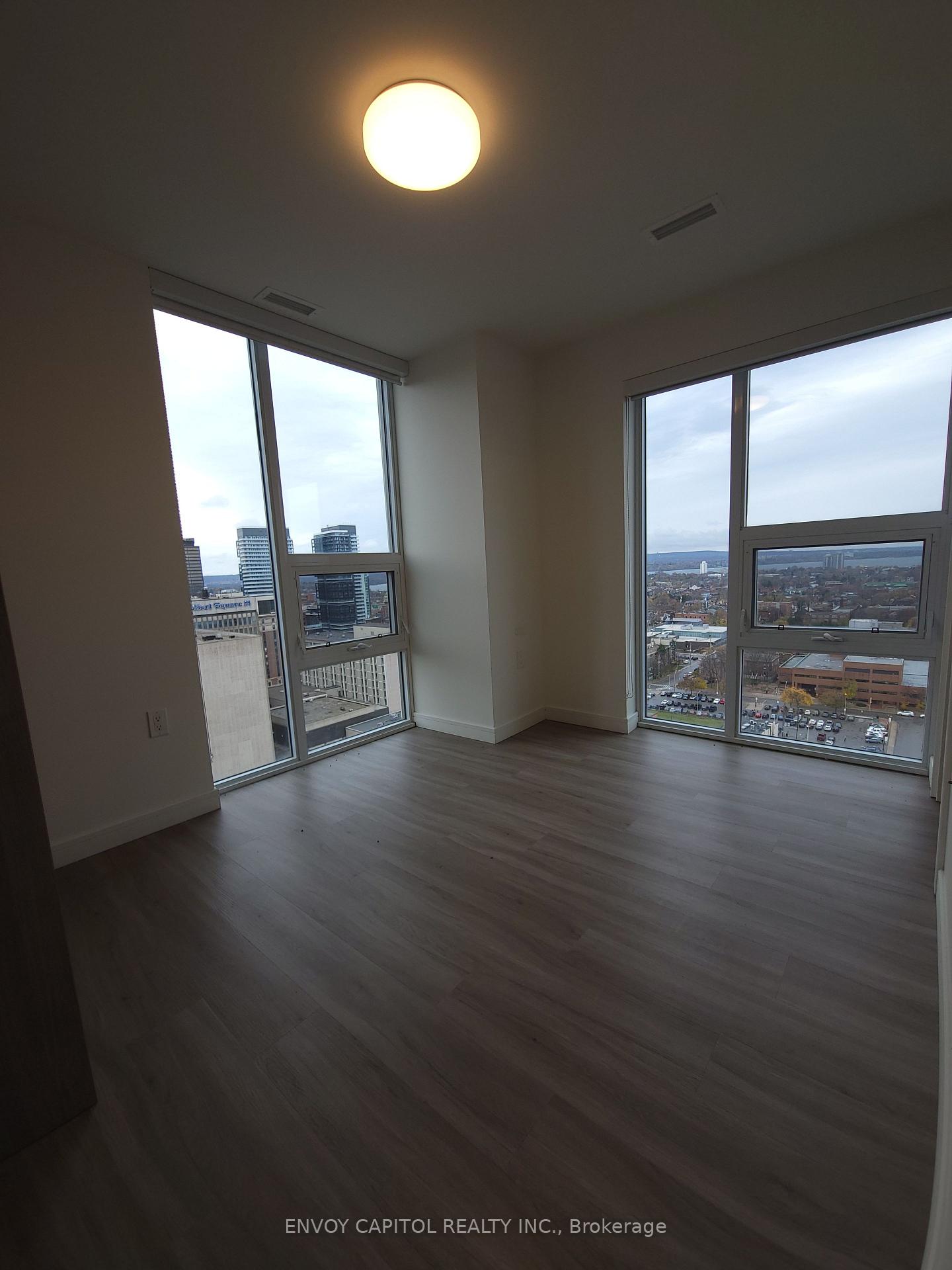Photo 6 of Unit 2008, 49 Walnut Street S, Hamilton, Corktown — HOMEH