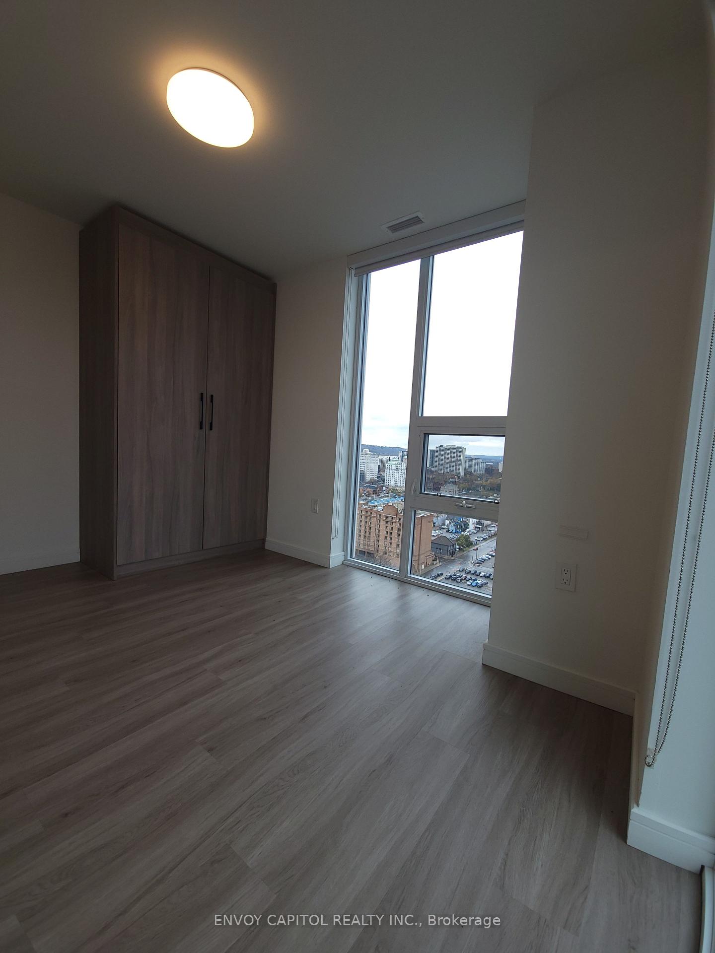 Photo 7 of Unit 2008, 49 Walnut Street S, Hamilton, Corktown — HOMEH