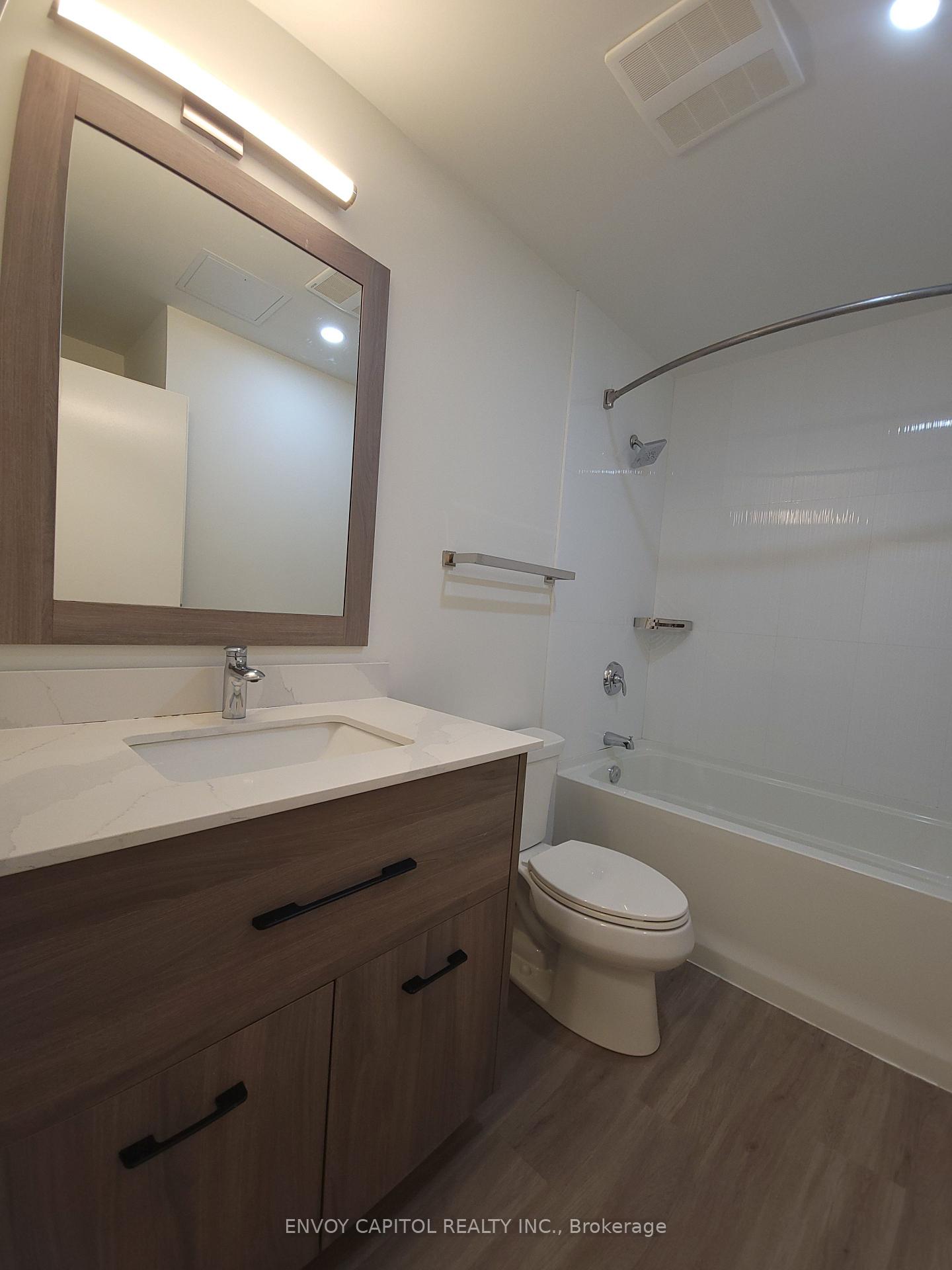 Photo 8 of Unit 2008, 49 Walnut Street S, Hamilton, Corktown — HOMEH