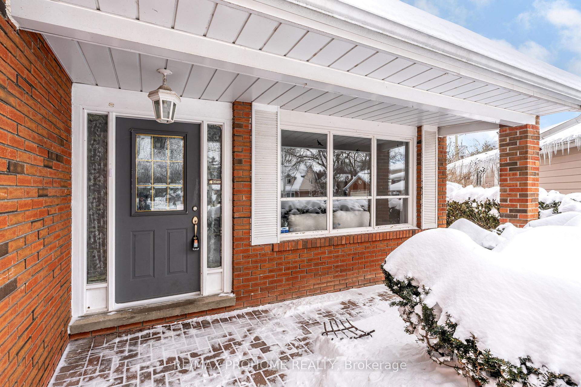 Photo 4 of 7 Shadbolt Court, Markham, Unionville — HOMEH