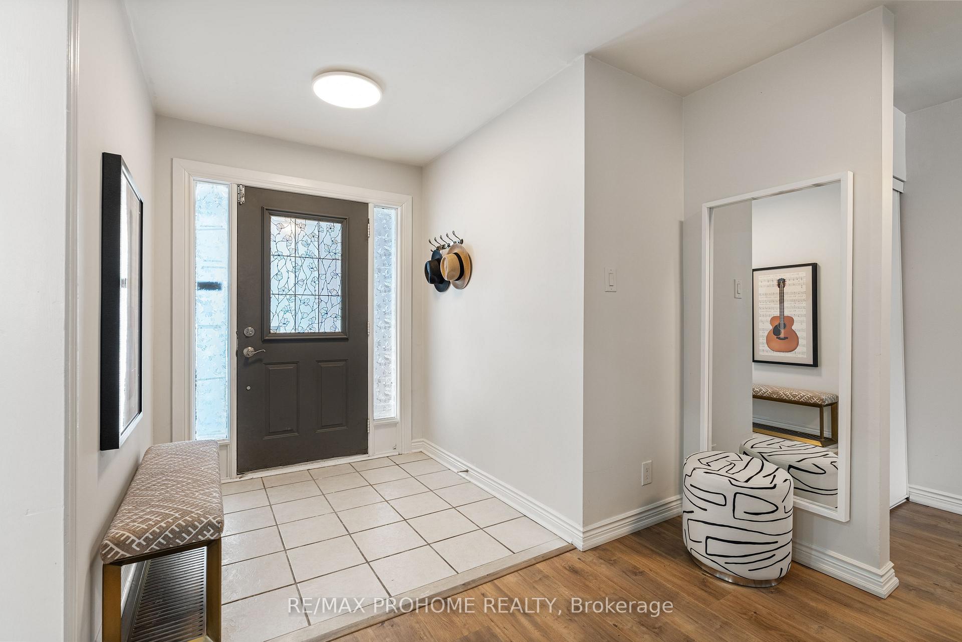 Photo 5 of 7 Shadbolt Court, Markham, Unionville — HOMEH