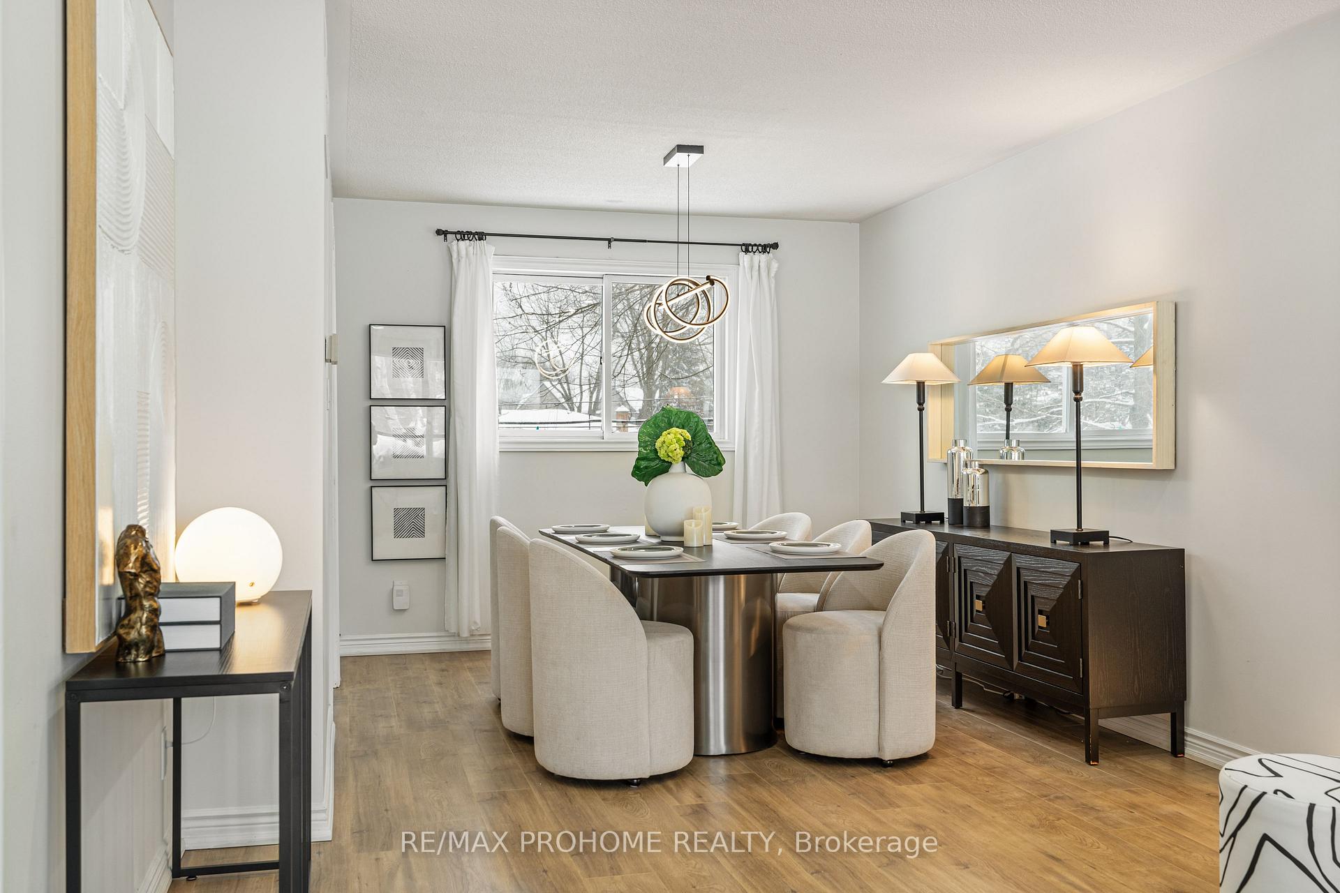 Photo 12 of 7 Shadbolt Court, Markham, Unionville — HOMEH