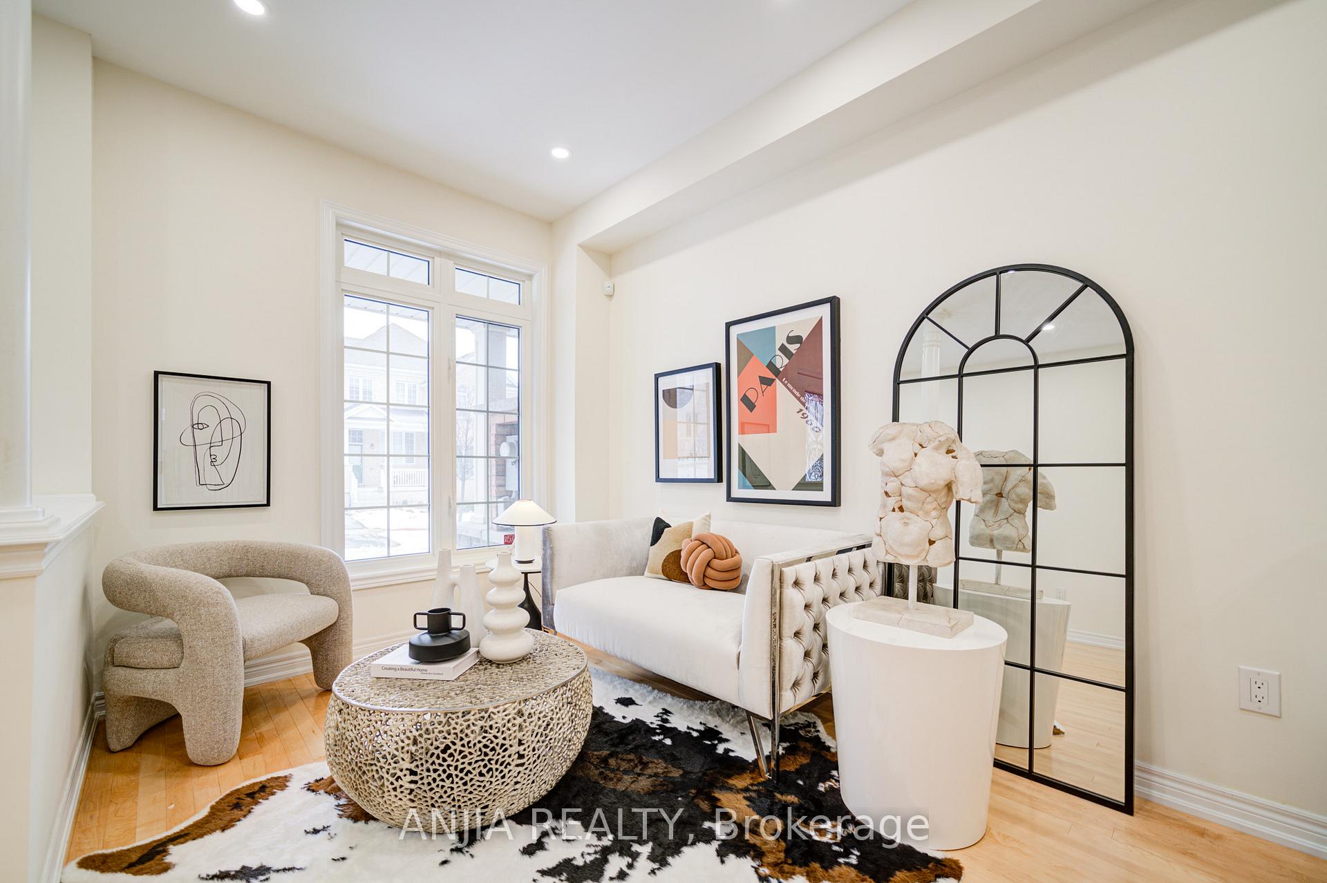 Photo 3 of 8 Wagner Drive, Markham, Berczy — HOMEH