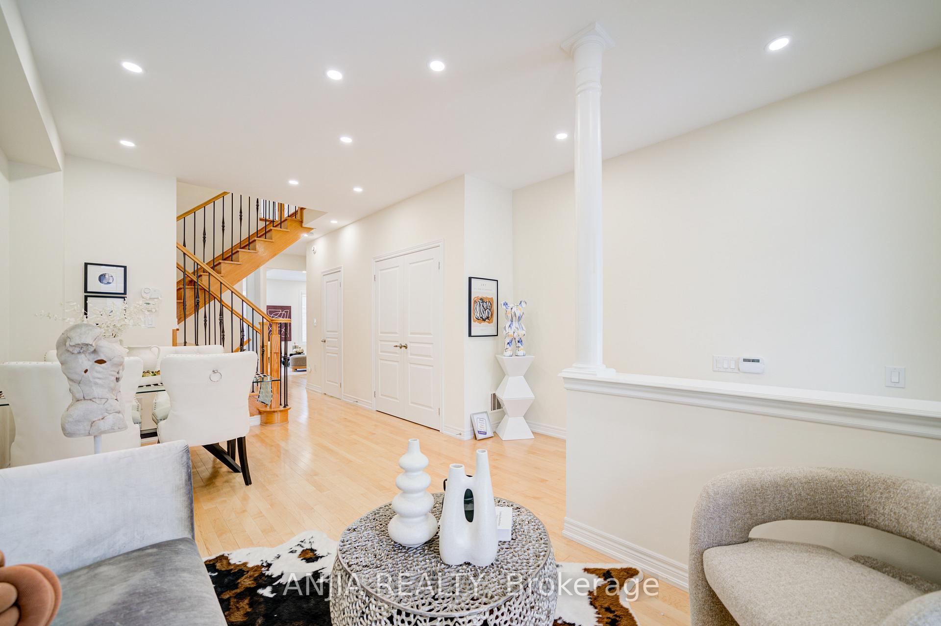 Photo 6 of 8 Wagner Drive, Markham, Berczy — HOMEH