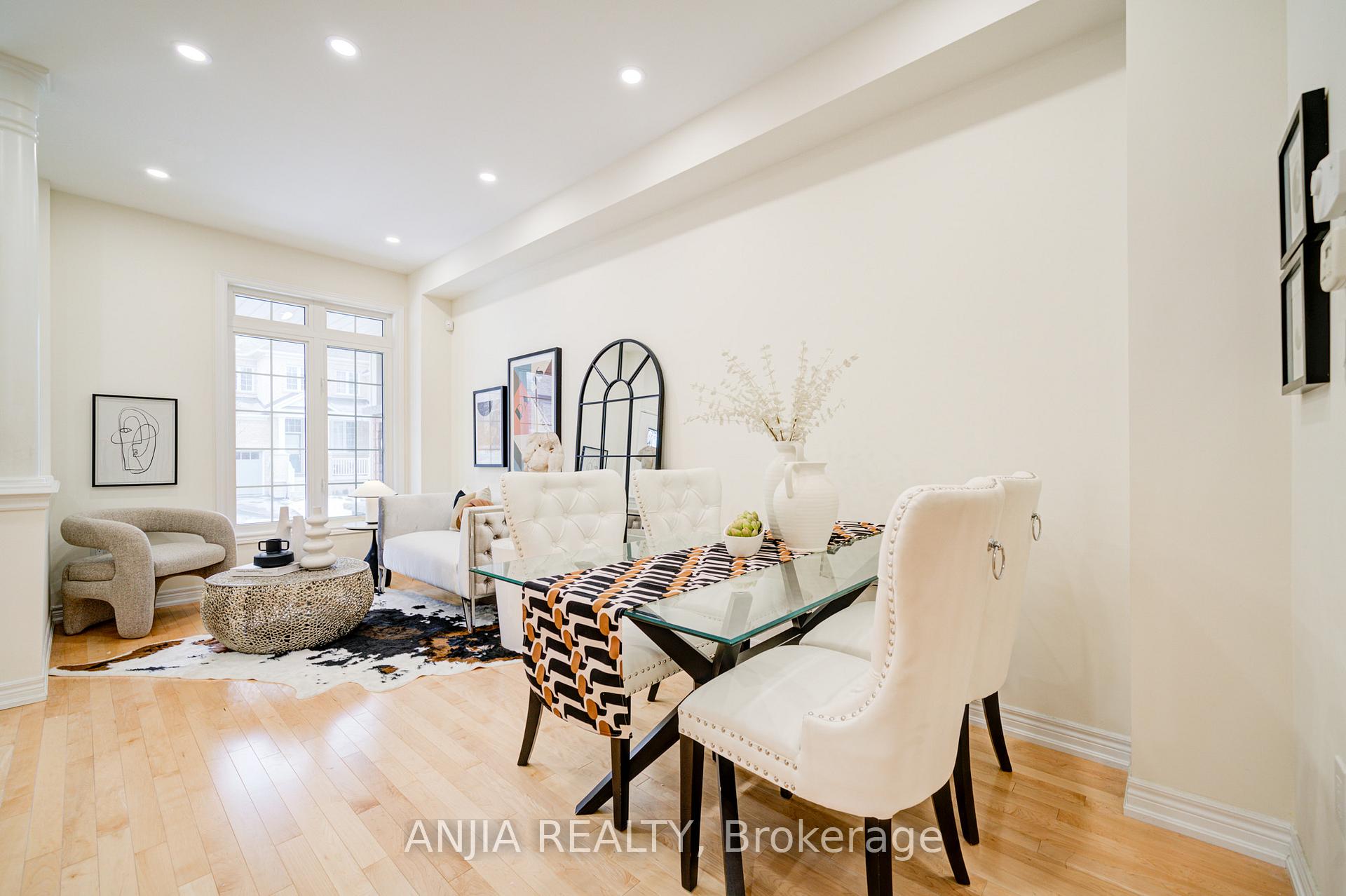 Photo 7 of 8 Wagner Drive, Markham, Berczy — HOMEH