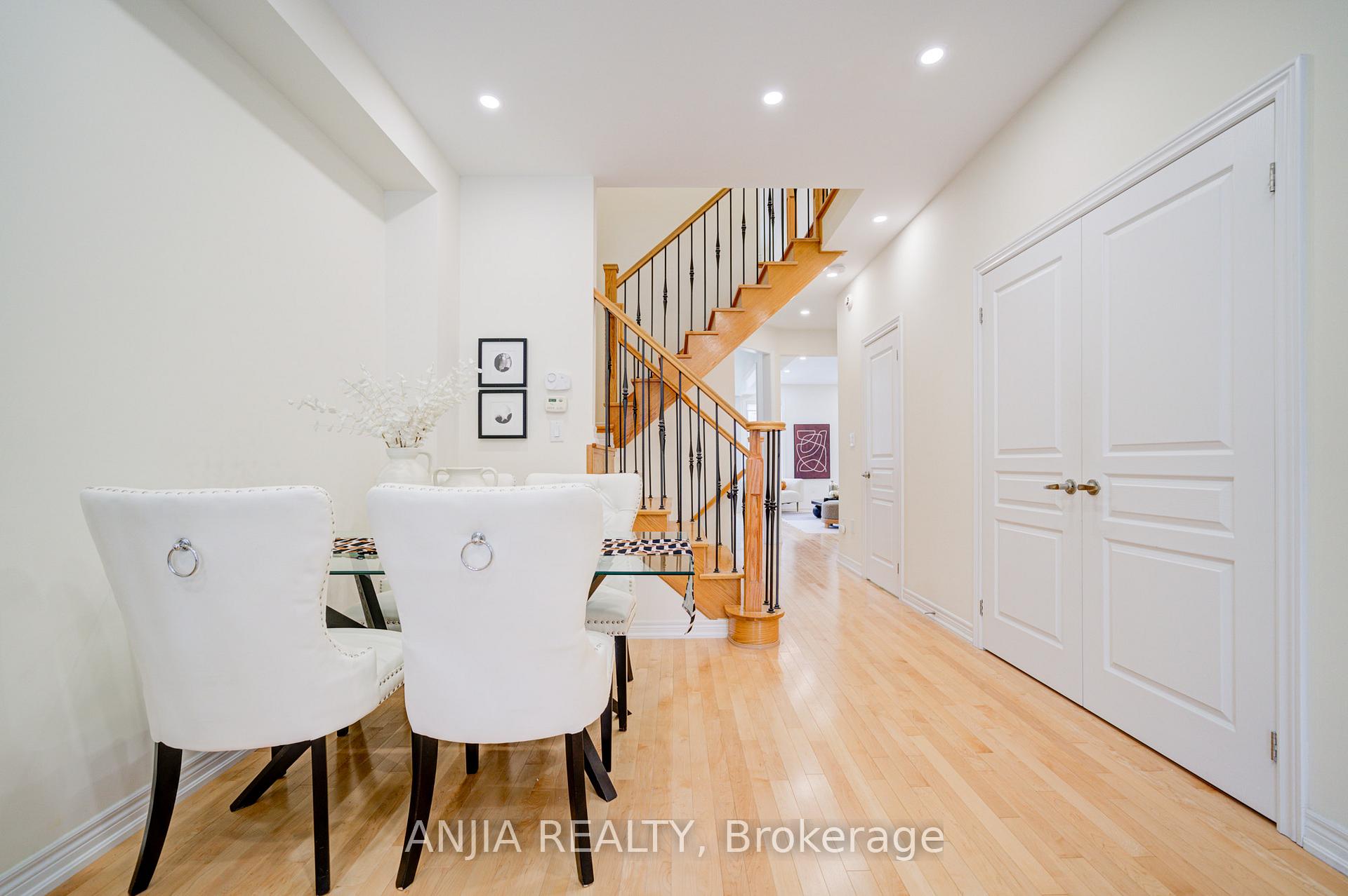 Photo 8 of 8 Wagner Drive, Markham, Berczy — HOMEH