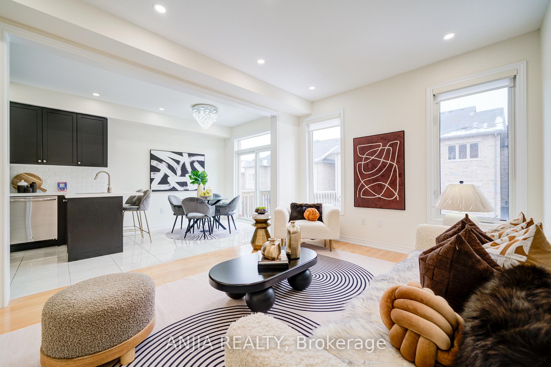 Photo 12 of 8 Wagner Drive, Markham, Berczy — HOMEH