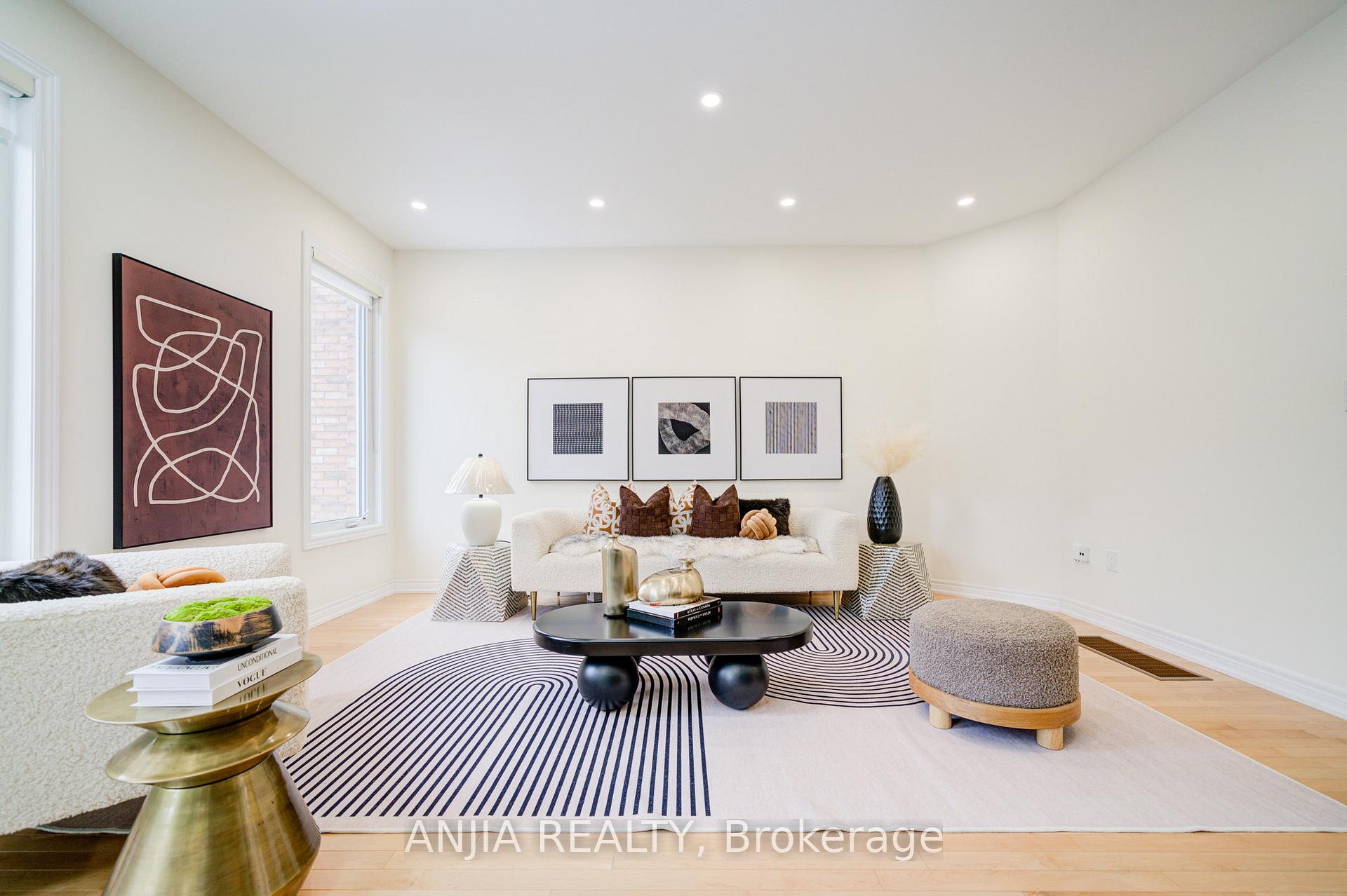 Photo 13 of 8 Wagner Drive, Markham, Berczy — HOMEH