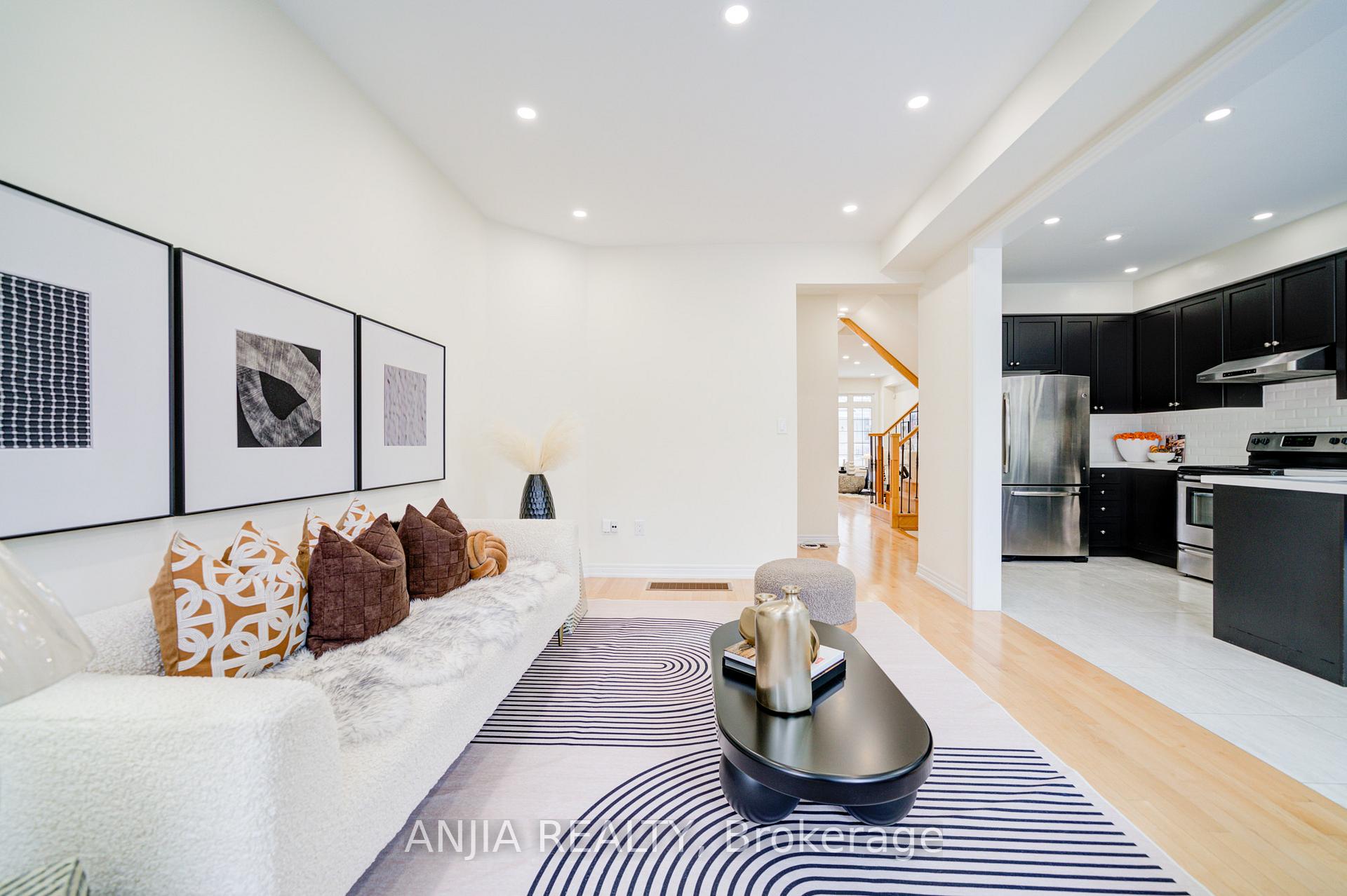Photo 15 of 8 Wagner Drive, Markham, Berczy — HOMEH