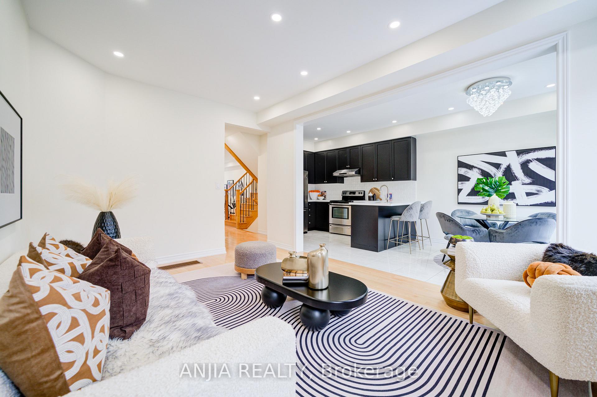 Photo 16 of 8 Wagner Drive, Markham, Berczy — HOMEH