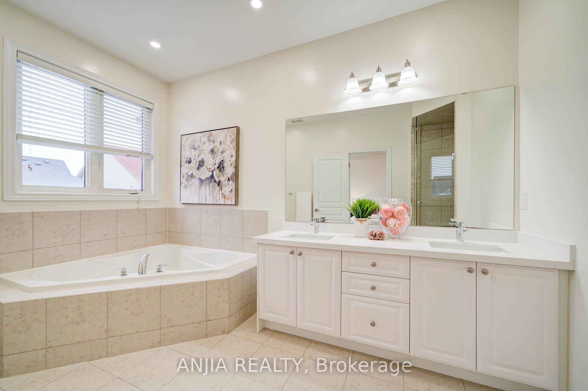 Photo 33 of 8 Wagner Drive, Markham, Berczy — HOMEH