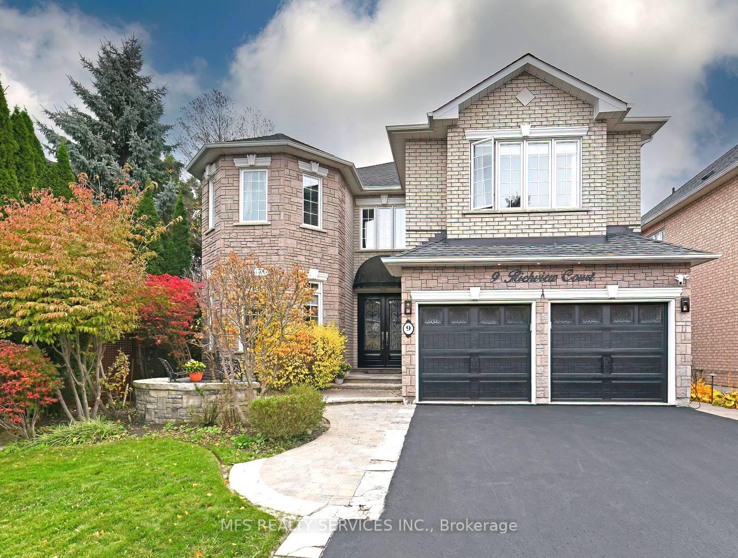 Front of 9 Richview Court