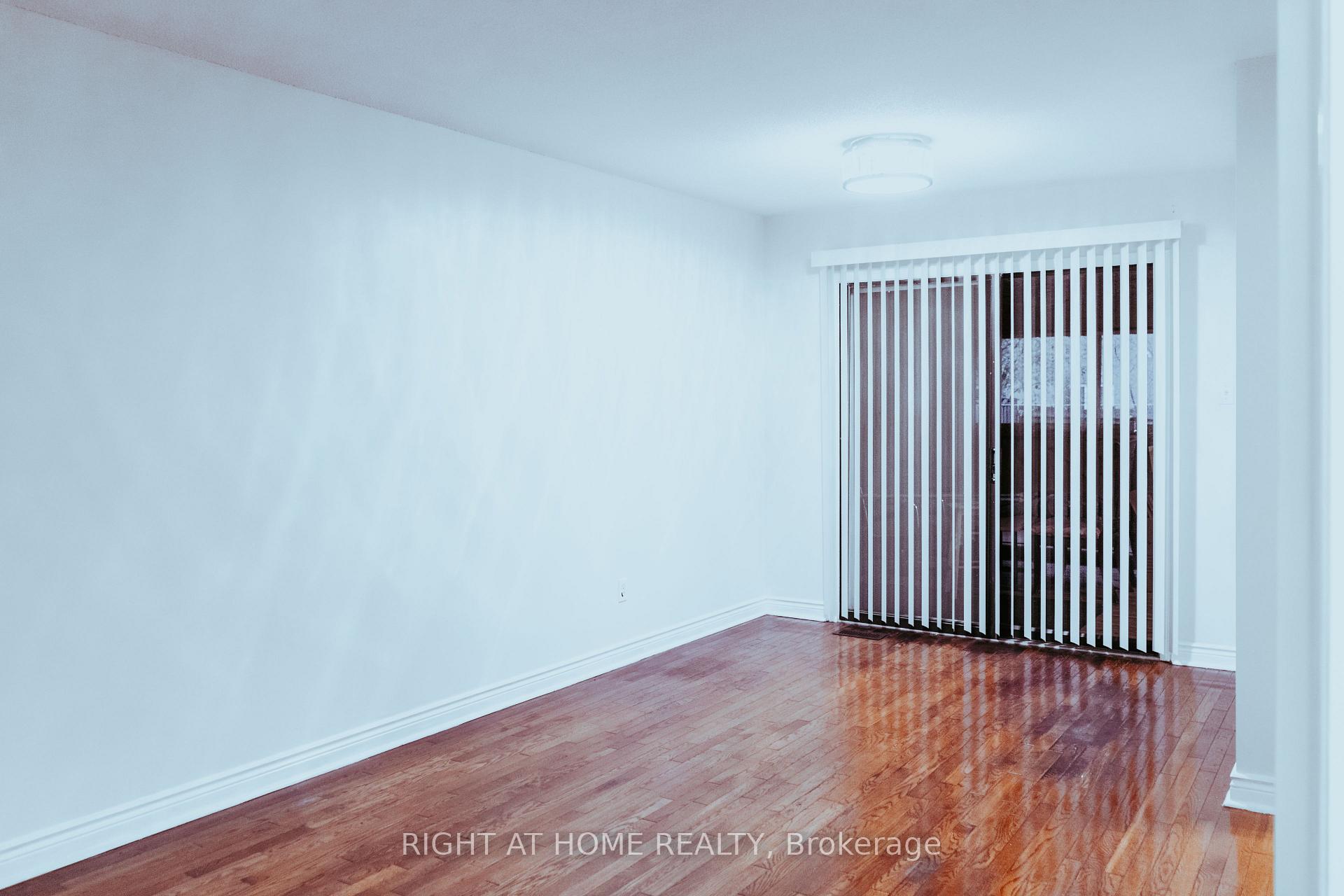 Photo 12 of 84 Laguna Crescent, Markham, Middlefield — HOMEH