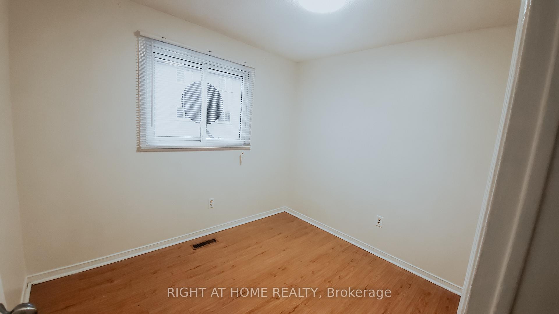 Photo 15 of 84 Laguna Crescent, Markham, Middlefield — HOMEH