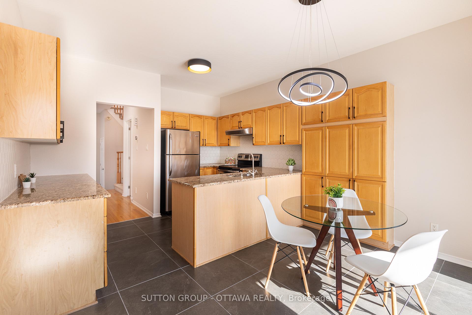 Photo 11 of 170 Insmill Crescent, Ottawa, Kanata - Kanata Lakes/Heritage Hills — HOMEH