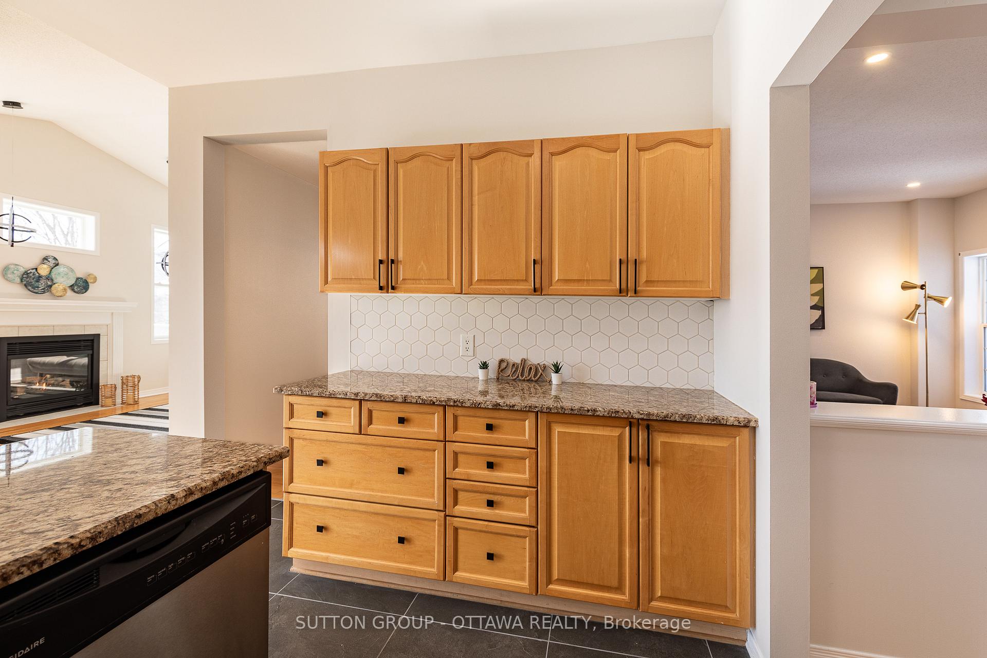 Photo 13 of 170 Insmill Crescent, Ottawa, Kanata - Kanata Lakes/Heritage Hills — HOMEH