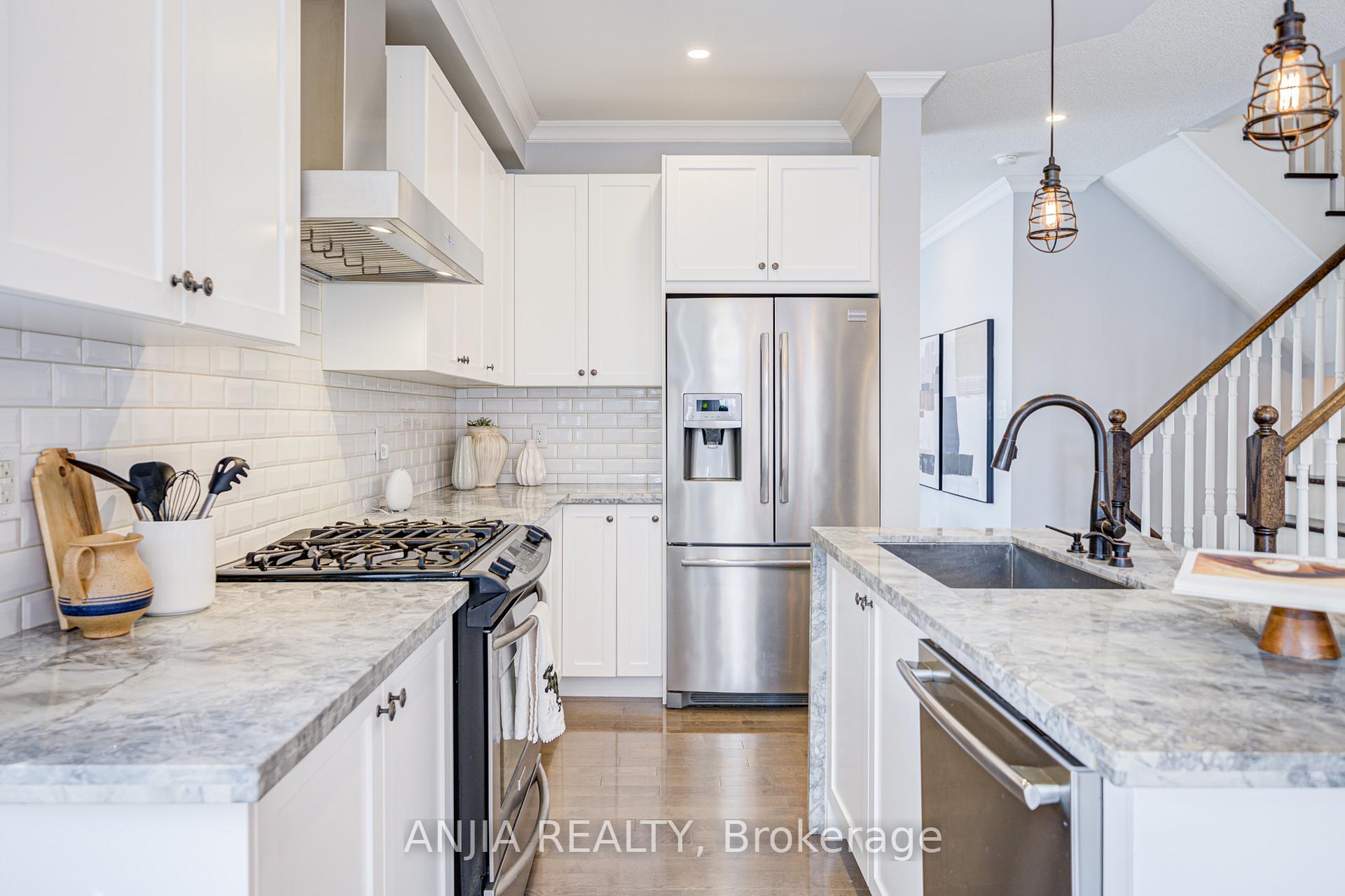 Photo 18 of 34 Frederick Stamm Crescent, Markham, Berczy — HOMEH