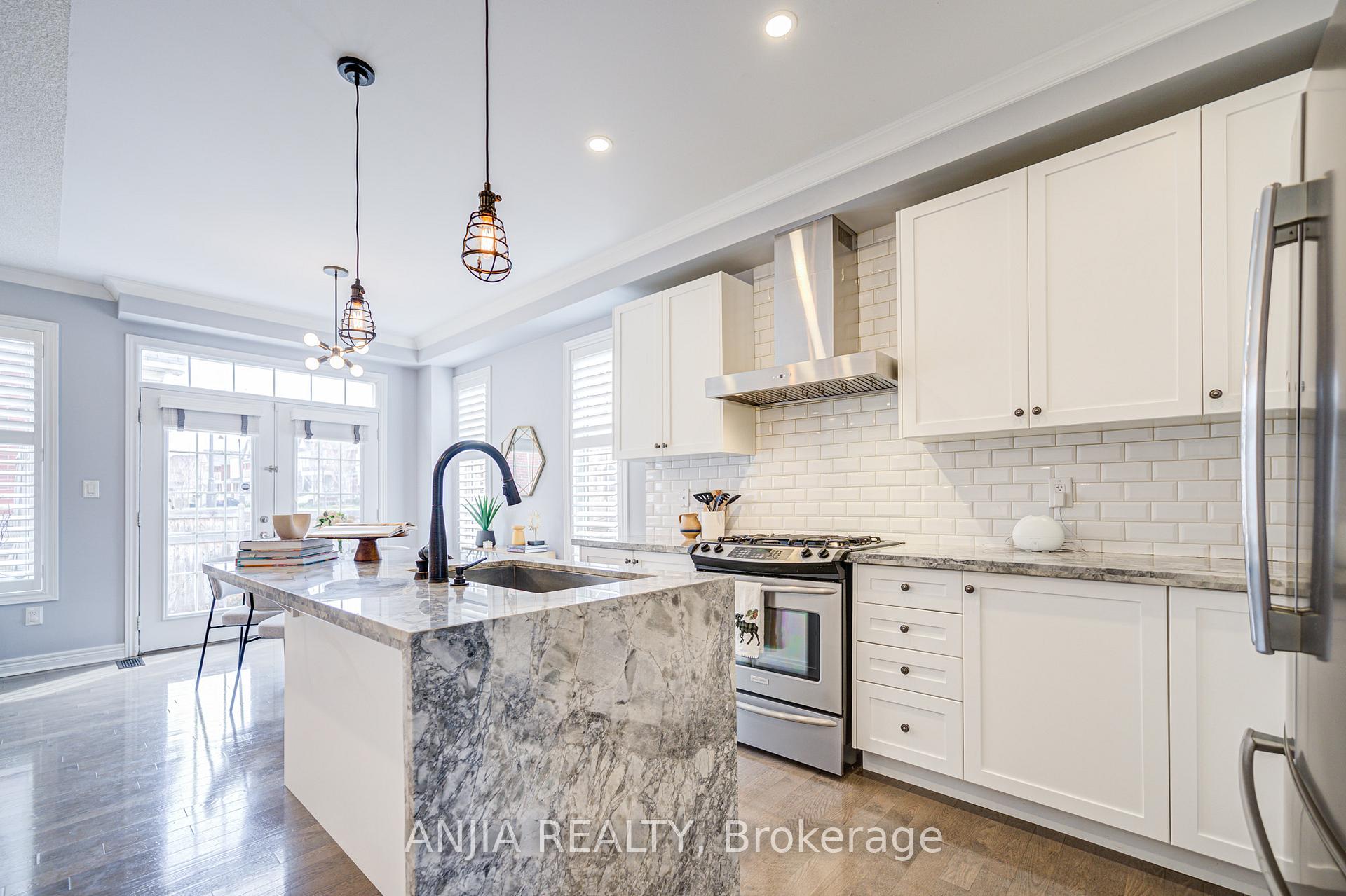 Photo 20 of 34 Frederick Stamm Crescent, Markham, Berczy — HOMEH