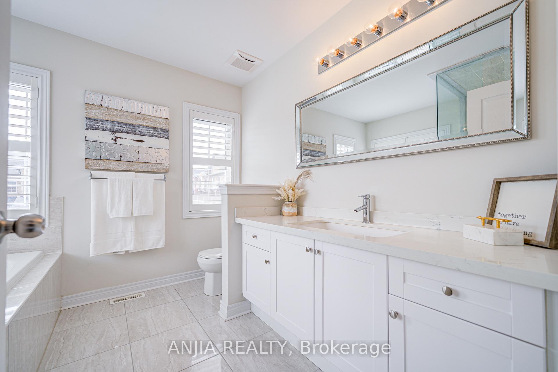 Photo 27 of 34 Frederick Stamm Crescent, Markham, Berczy — HOMEH