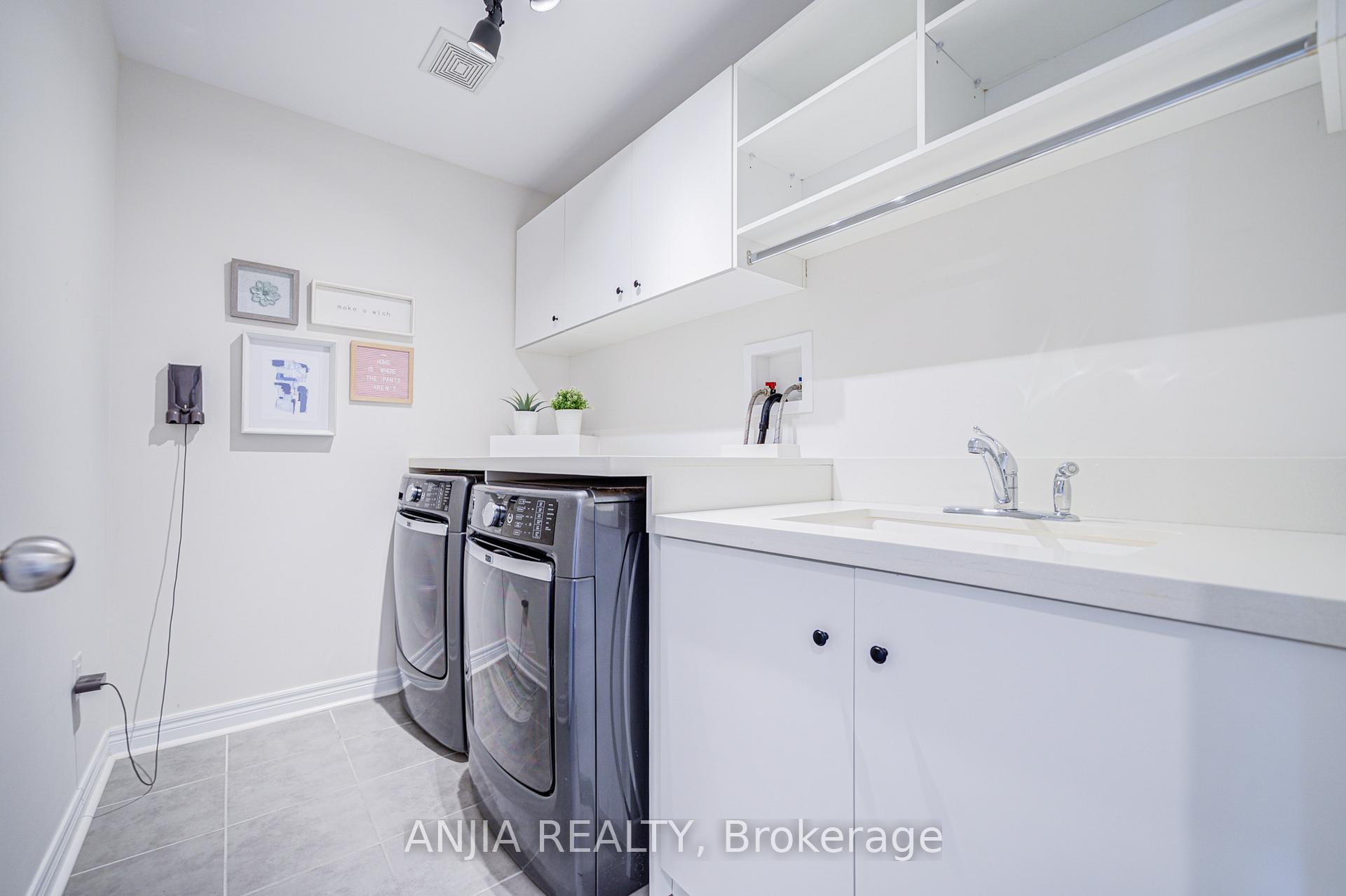 Photo 31 of 34 Frederick Stamm Crescent, Markham, Berczy — HOMEH
