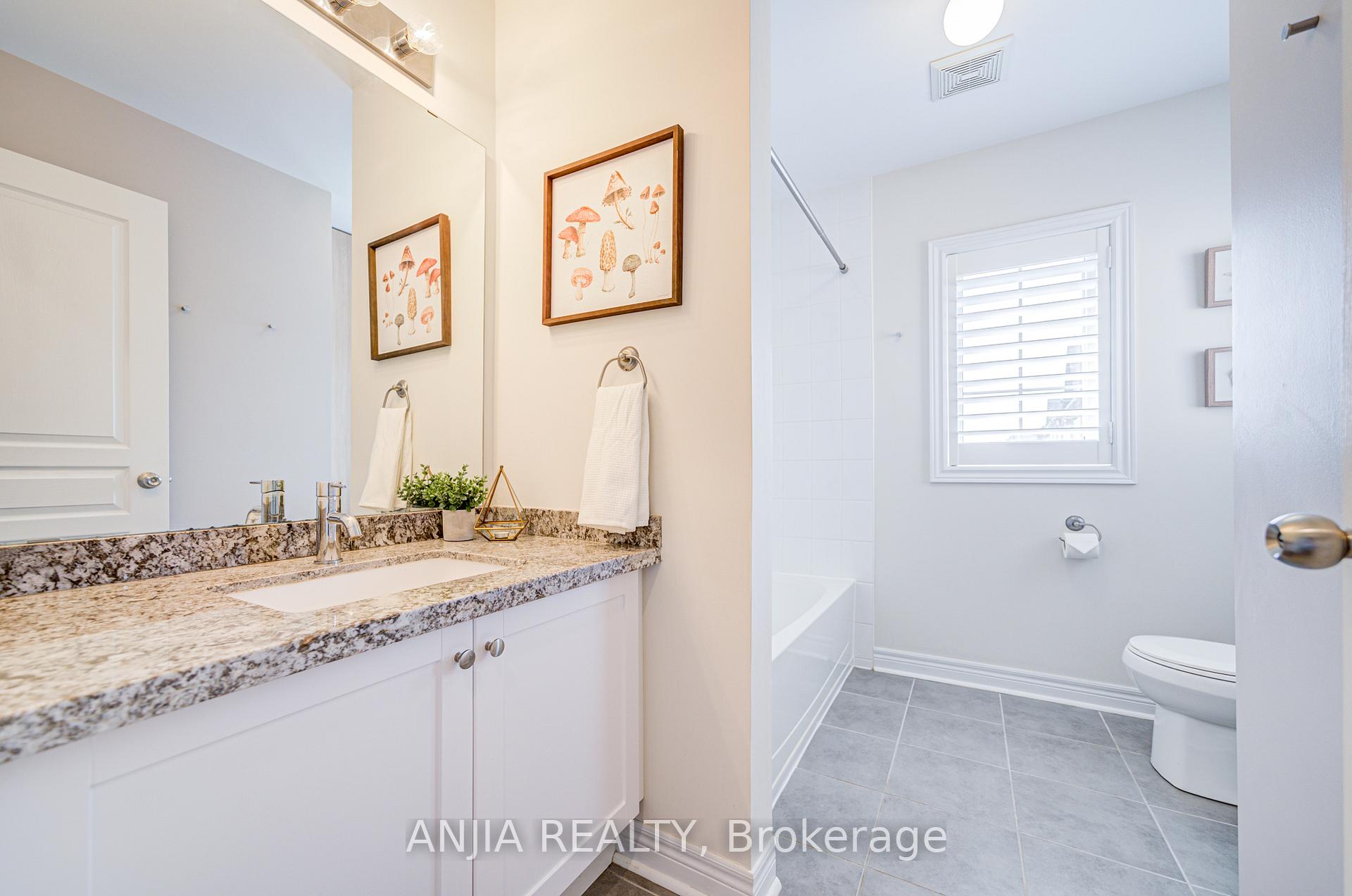 Photo 36 of 34 Frederick Stamm Crescent, Markham, Berczy — HOMEH