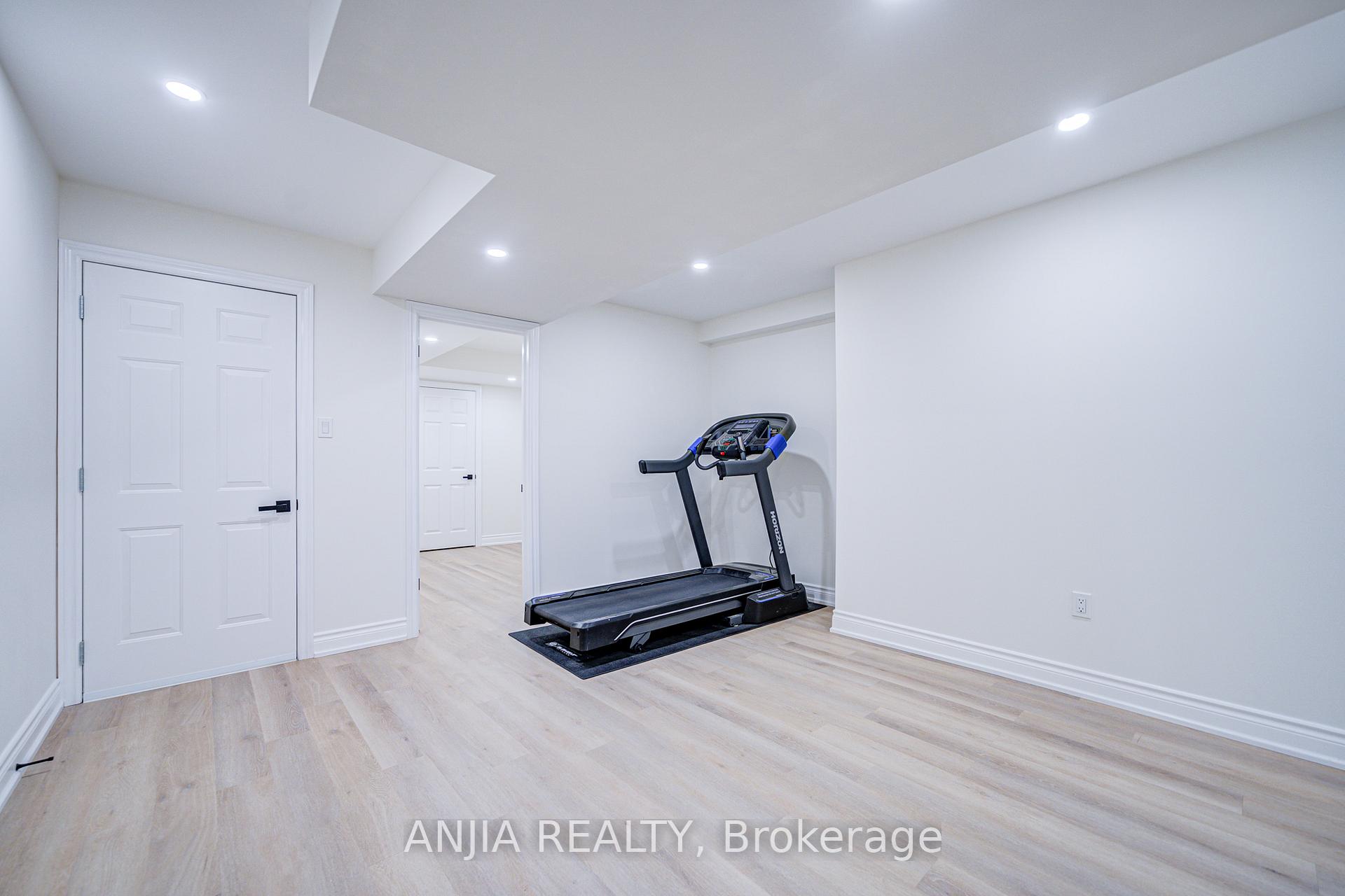 Photo 41 of 34 Frederick Stamm Crescent, Markham, Berczy — HOMEH