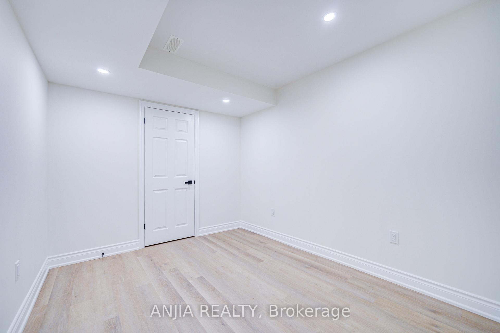 Photo 42 of 34 Frederick Stamm Crescent, Markham, Berczy — HOMEH