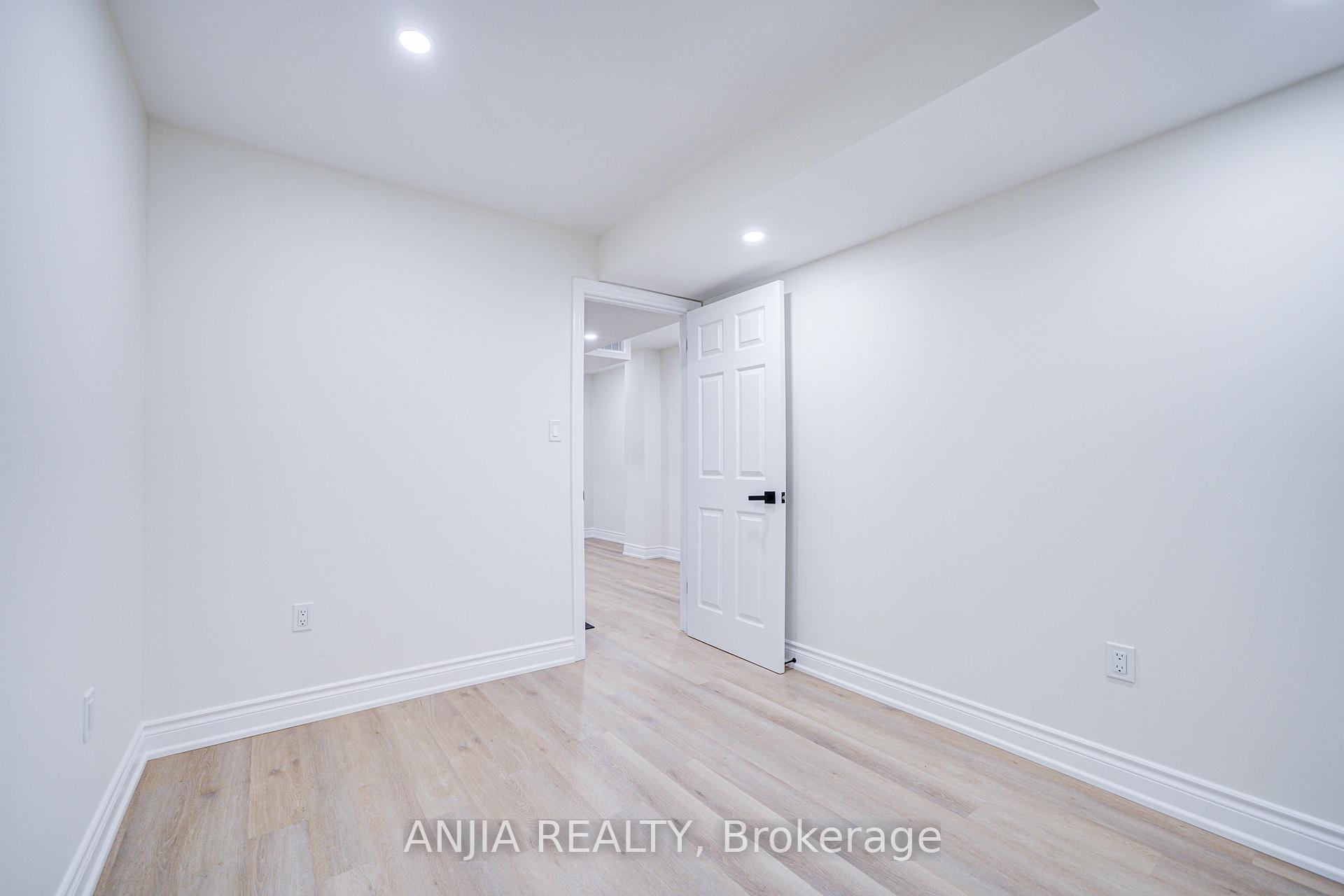 Photo 43 of 34 Frederick Stamm Crescent, Markham, Berczy — HOMEH