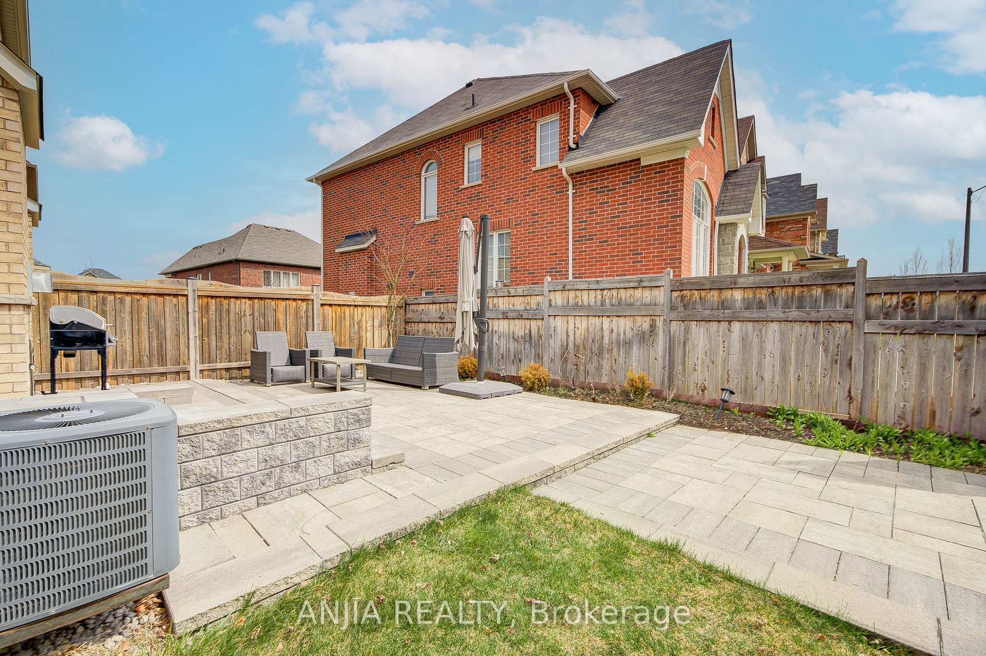 Photo 44 of 34 Frederick Stamm Crescent, Markham, Berczy — HOMEH